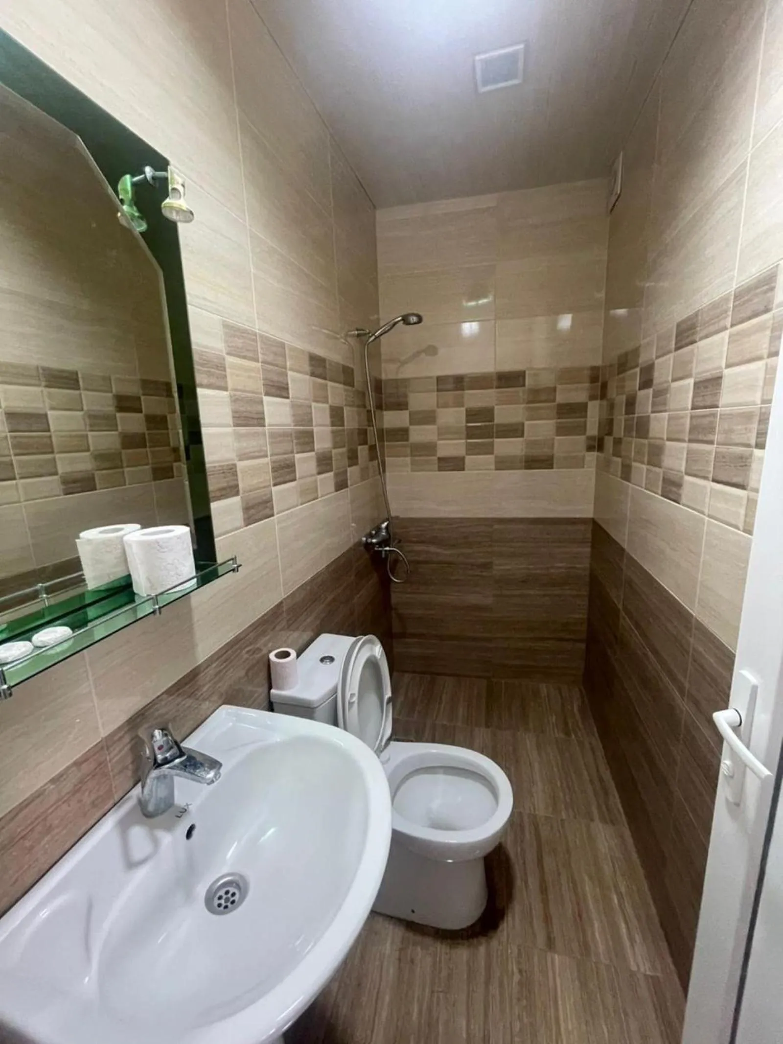Shower in Argopalace