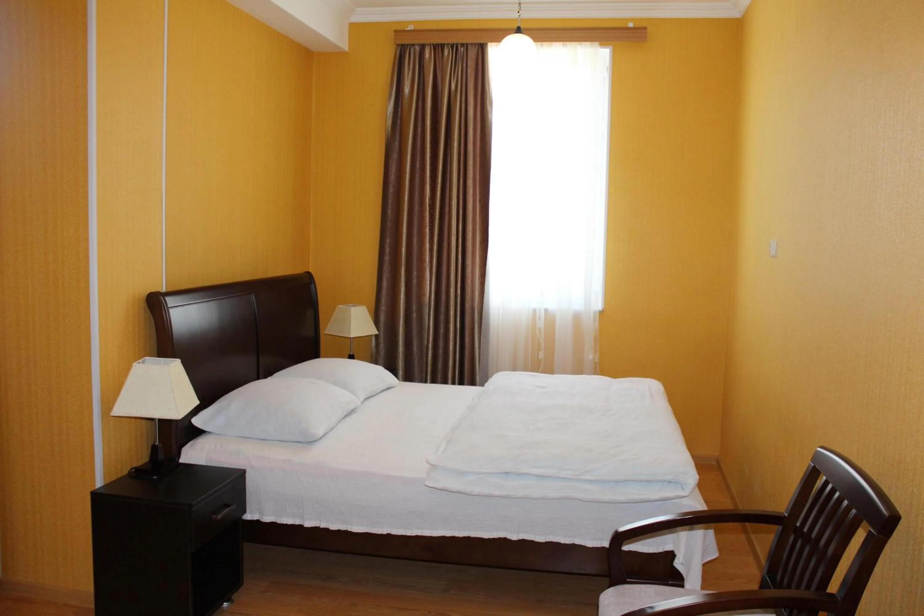 Photo of the whole room, Bed in Argopalace