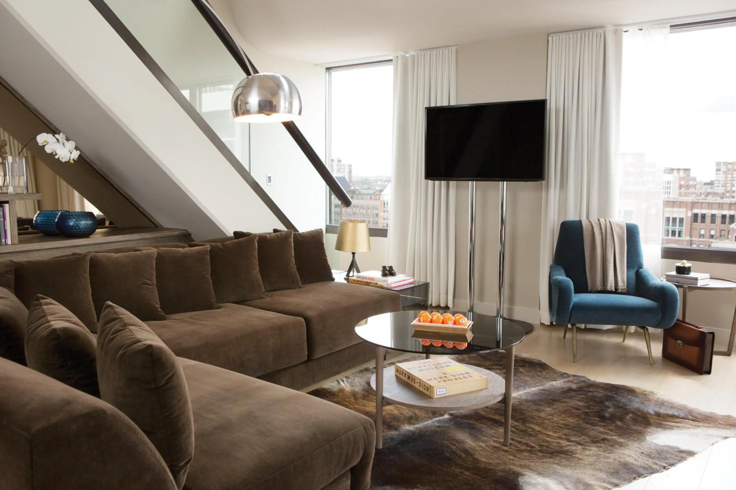 Photo of the whole room in Thompson Chicago, by Hyatt