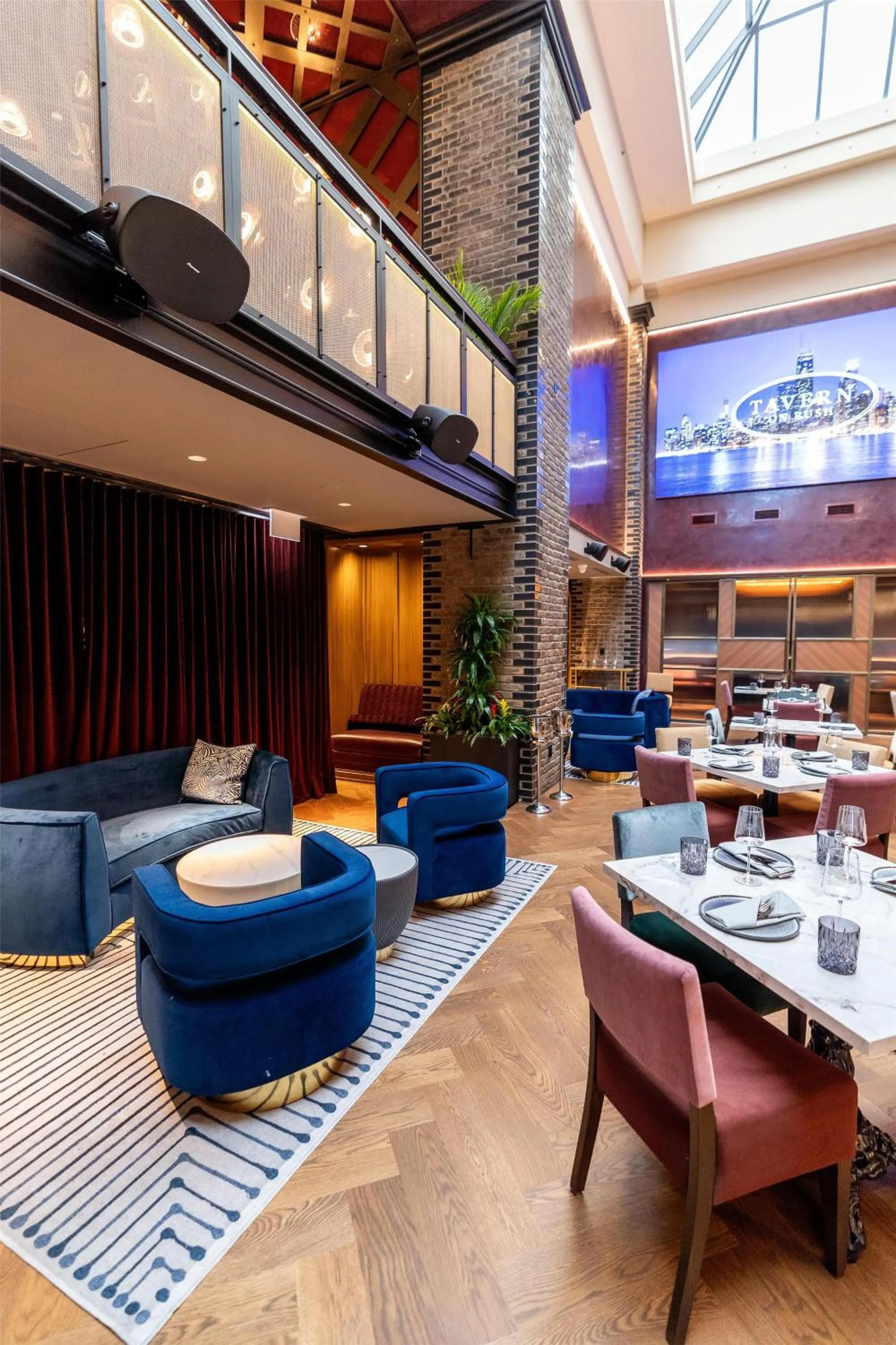 Restaurant/places to eat in Thompson Chicago, by Hyatt