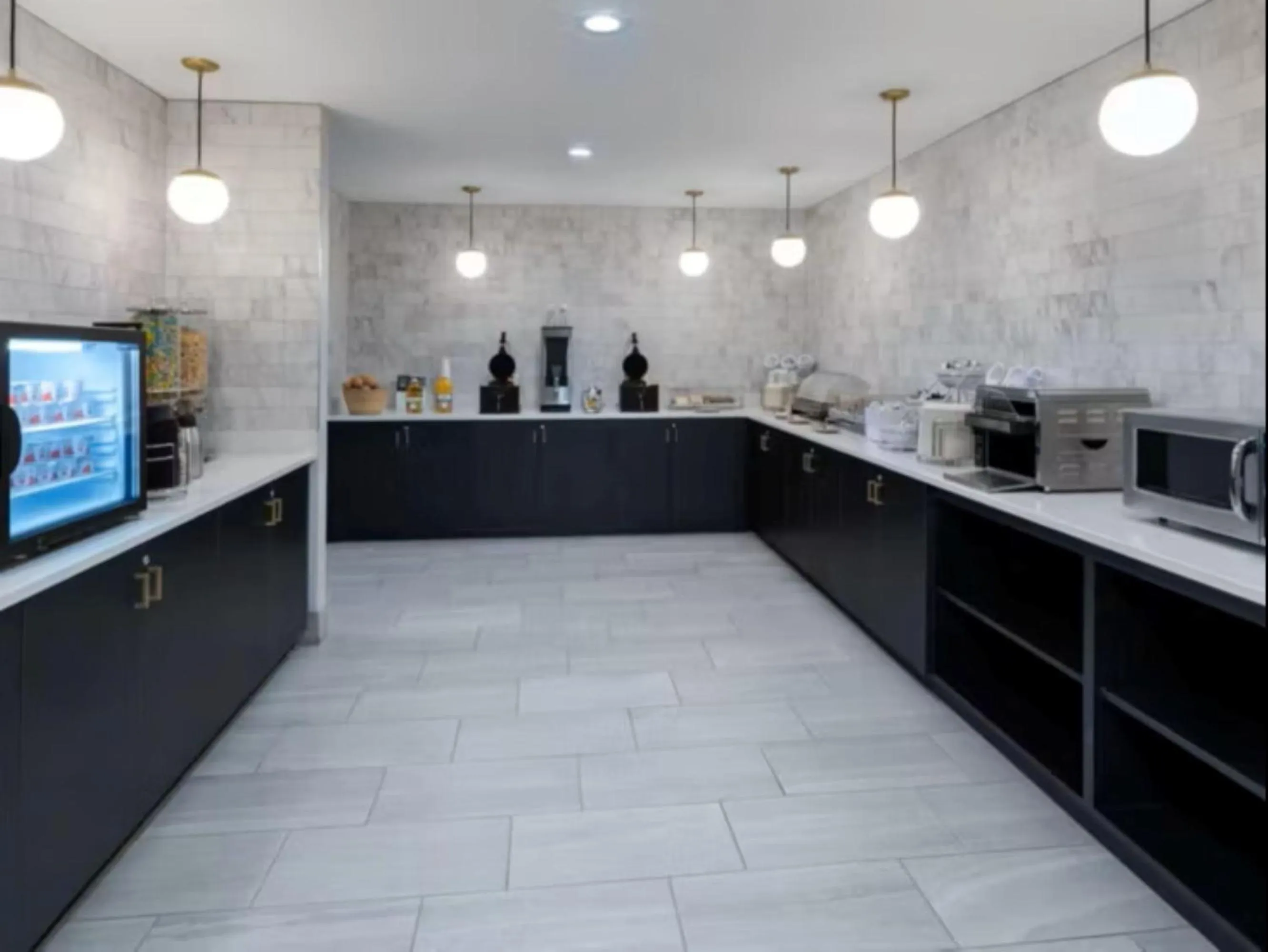 Breakfast in Holiday Inn Express & Suites Washington DC - NoMA by IHG