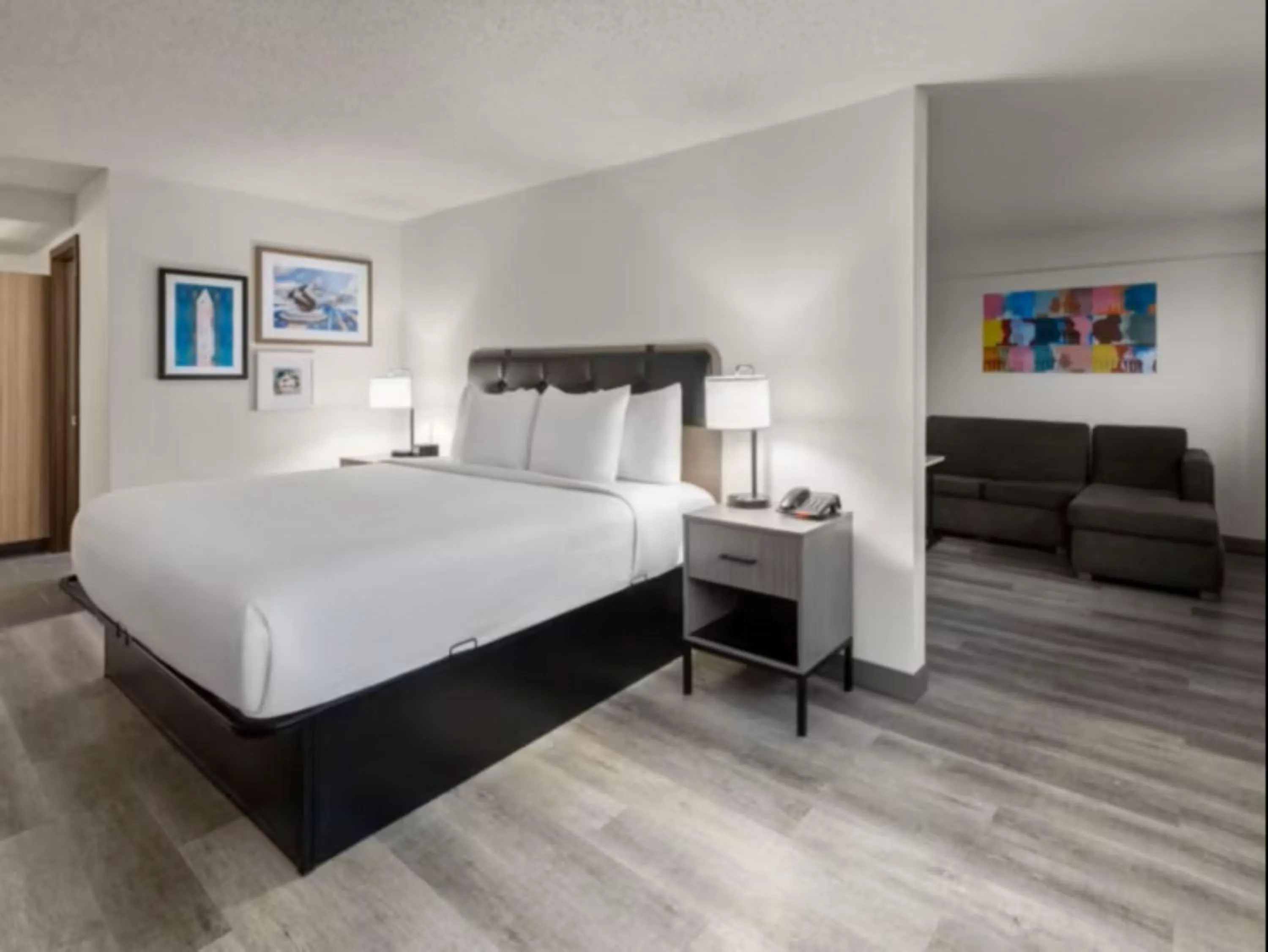Bed in Holiday Inn Express & Suites Washington DC - NoMA by IHG
