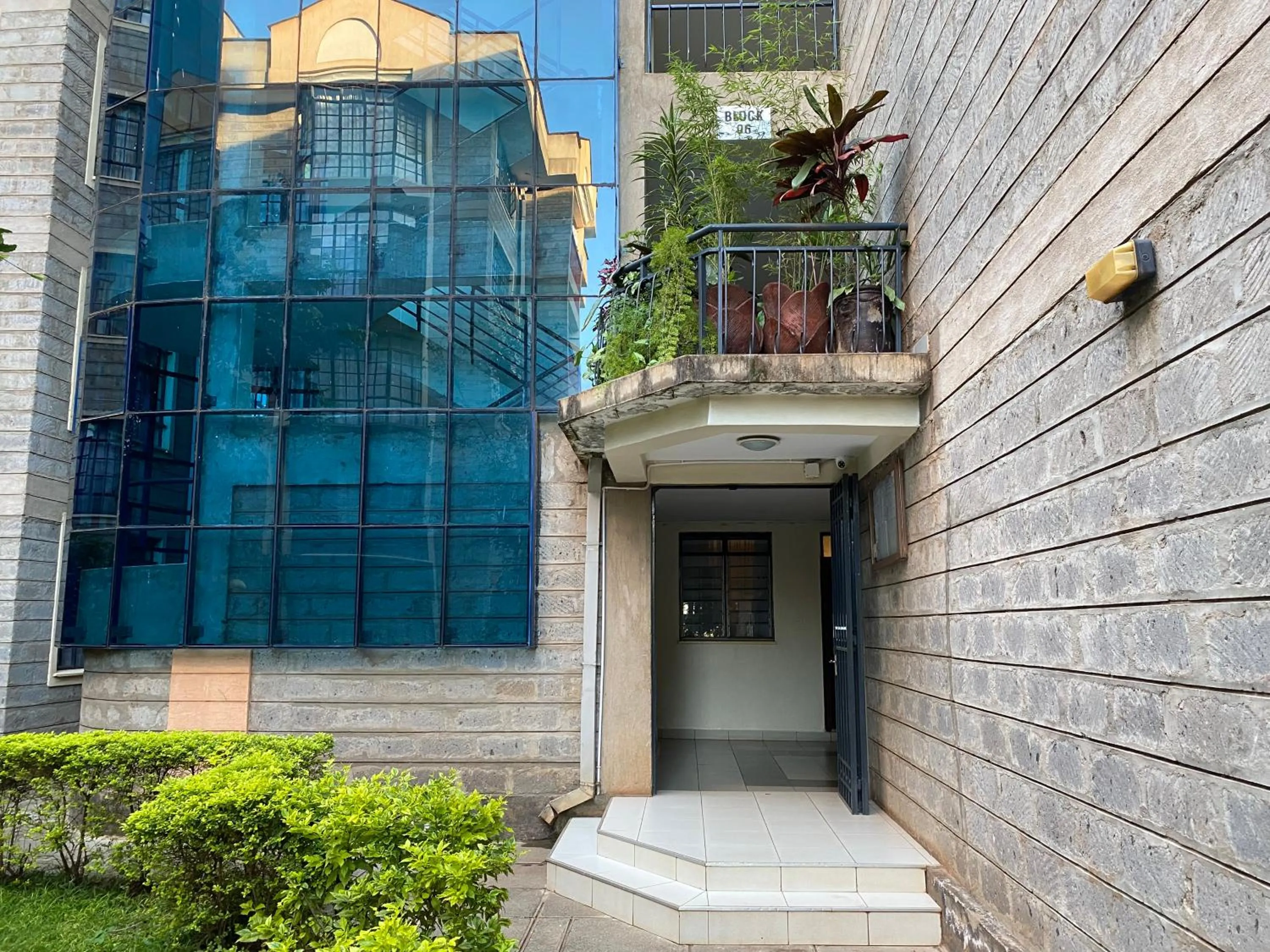 Facade/entrance in Takdiri Homes