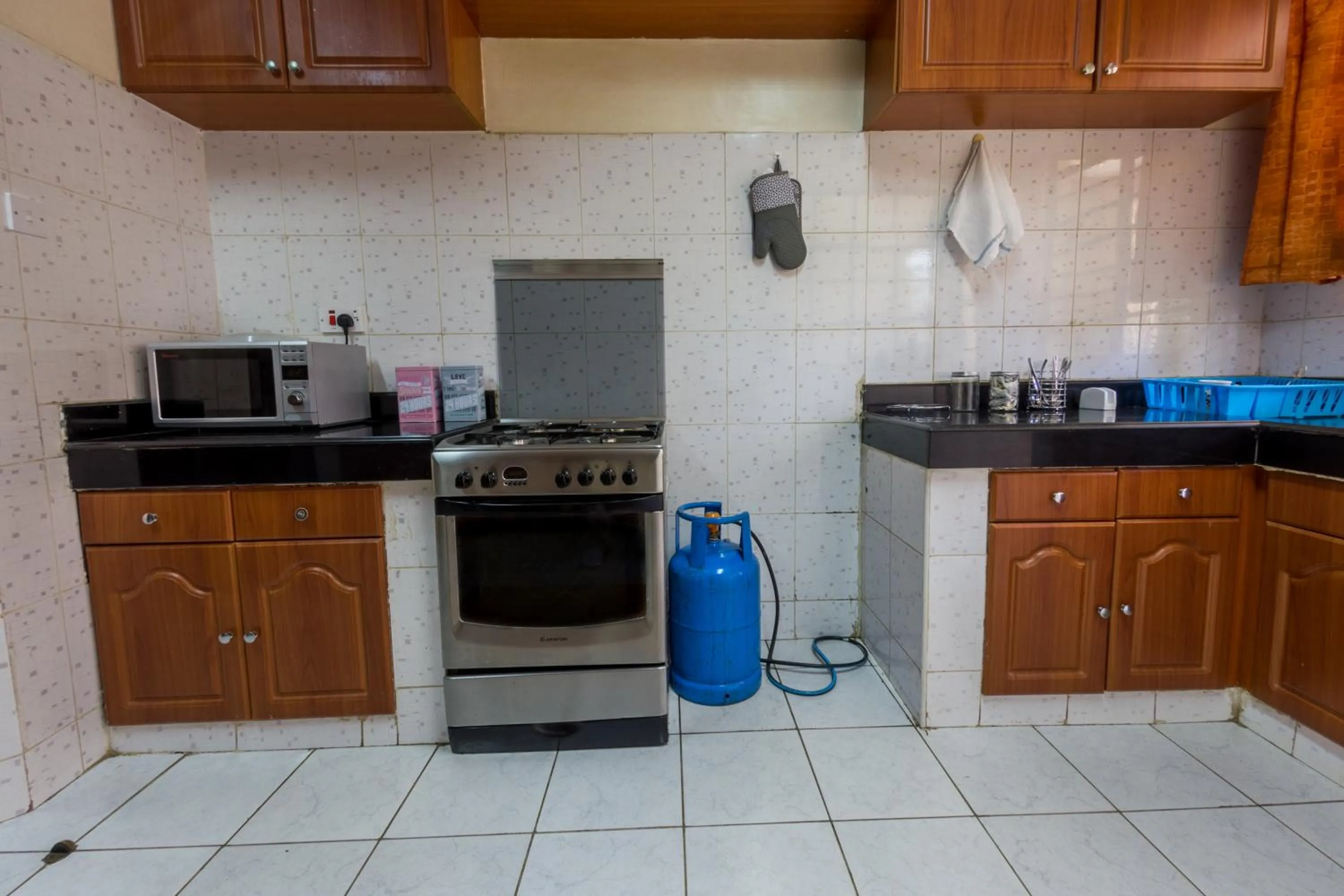 Communal kitchen in Takdiri Homes