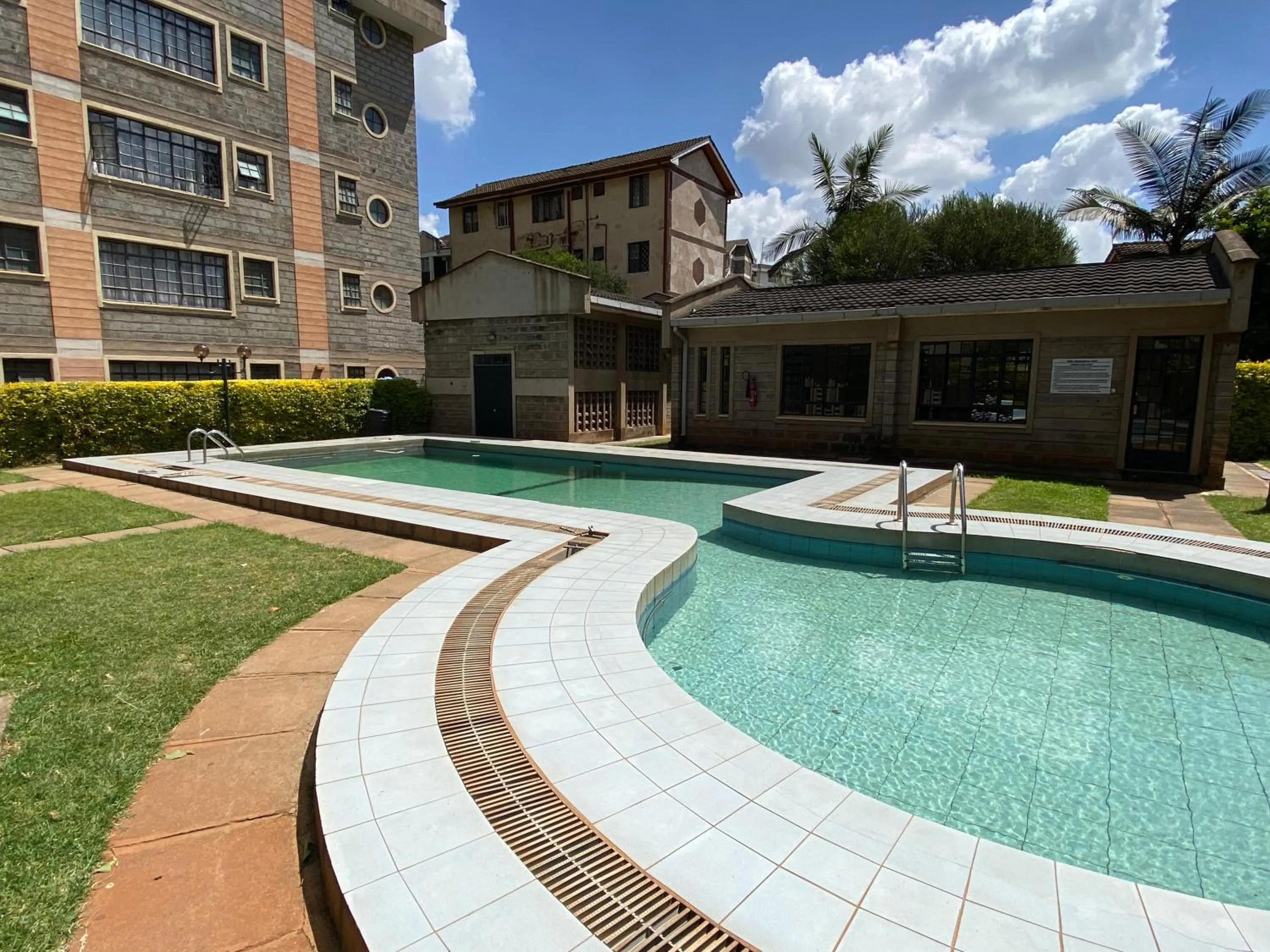 Swimming pool in Takdiri Homes