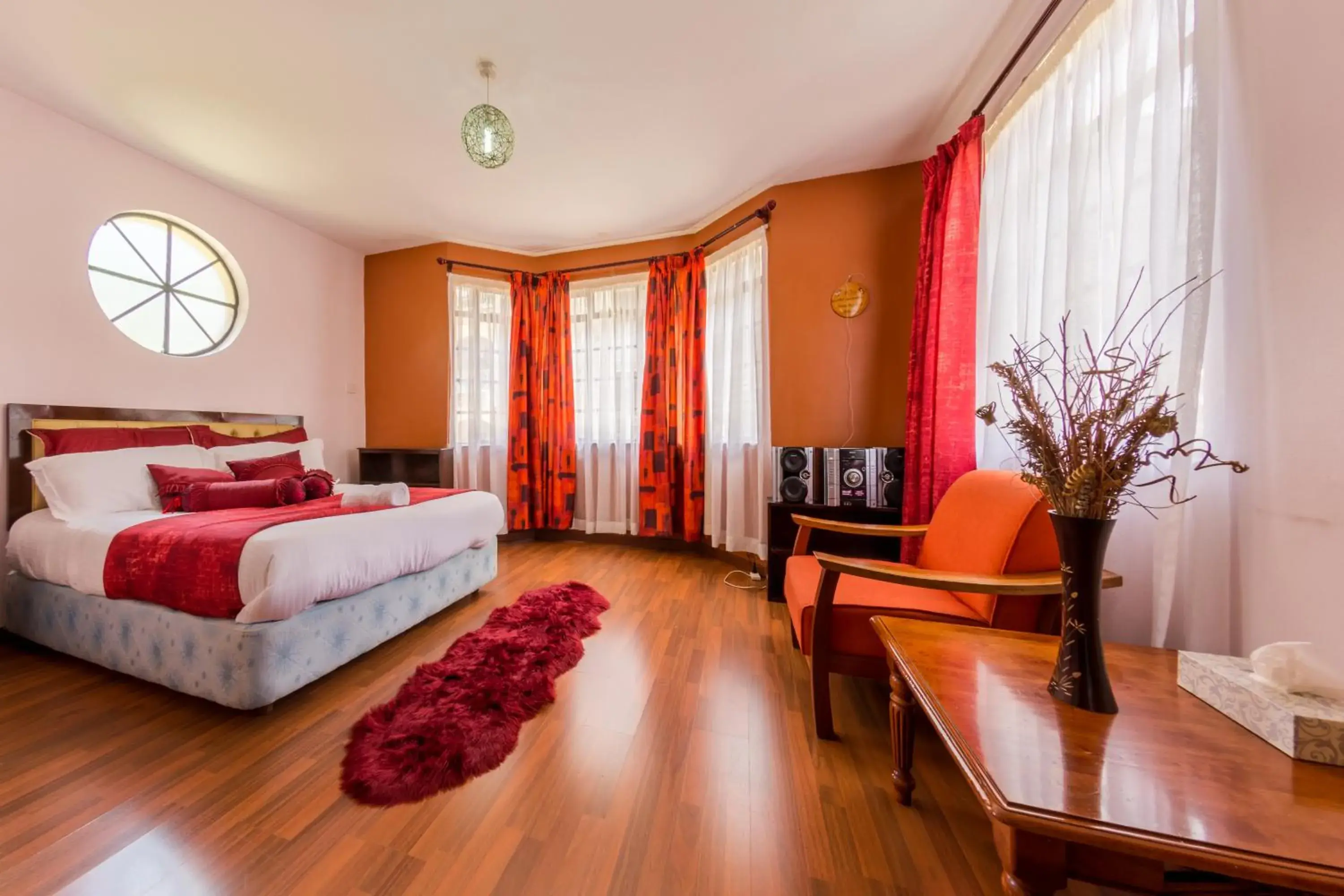 Deluxe Queen Room in Takdiri Homes Deluxe Queen Room in Takdiri Homes