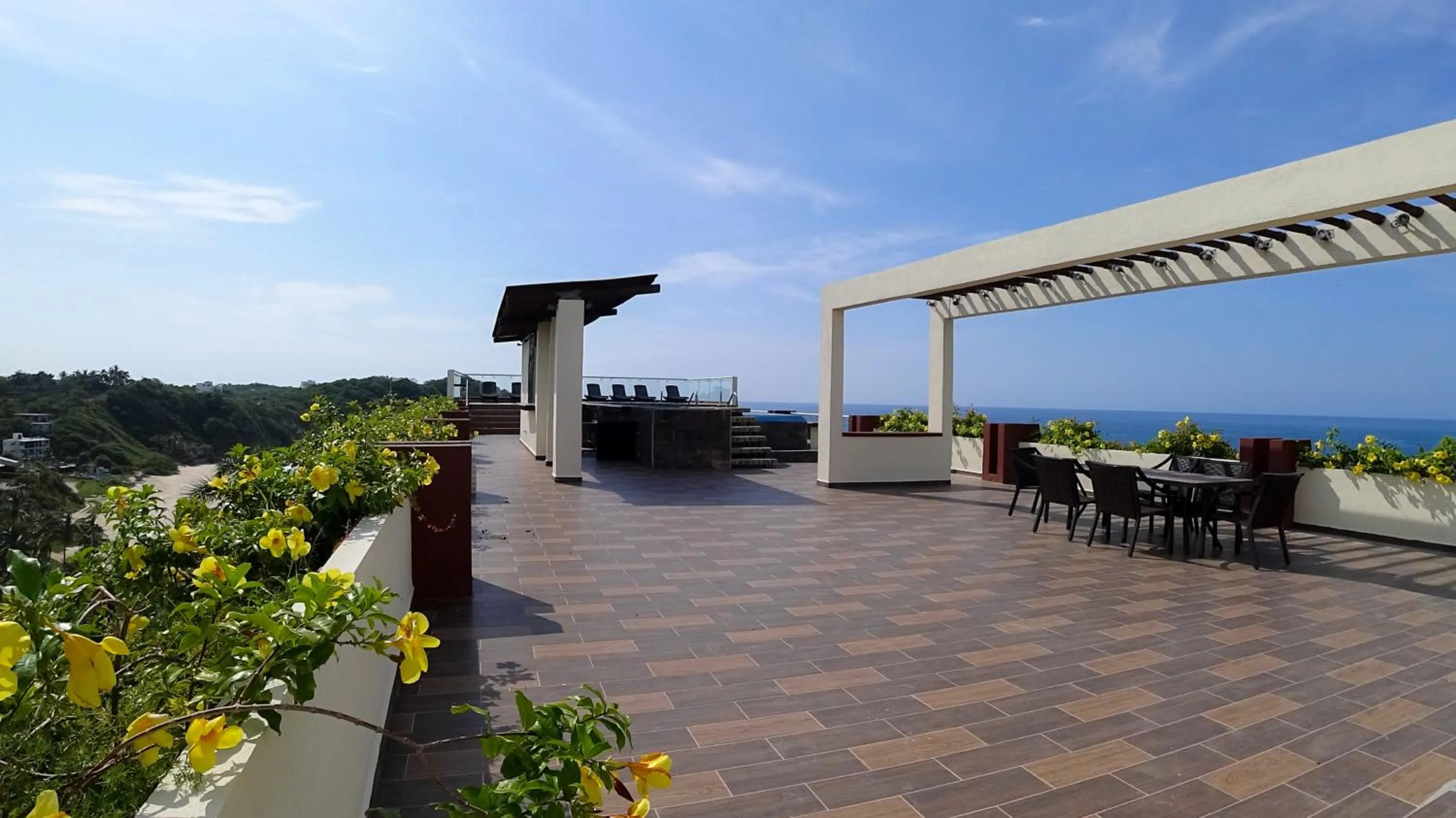 Balcony/Terrace in Pacific King Hotel