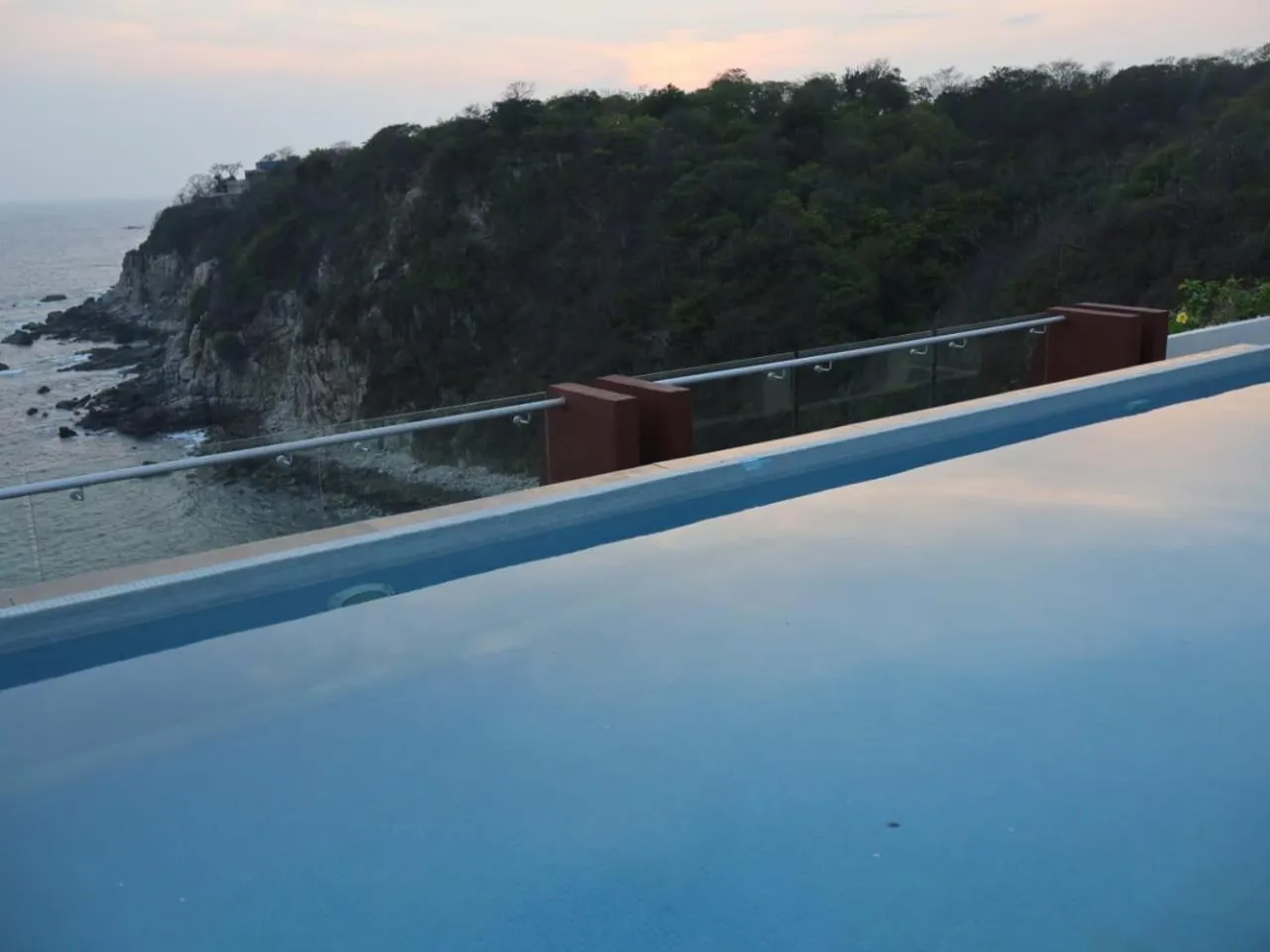 Swimming pool in Pacific King Hotel