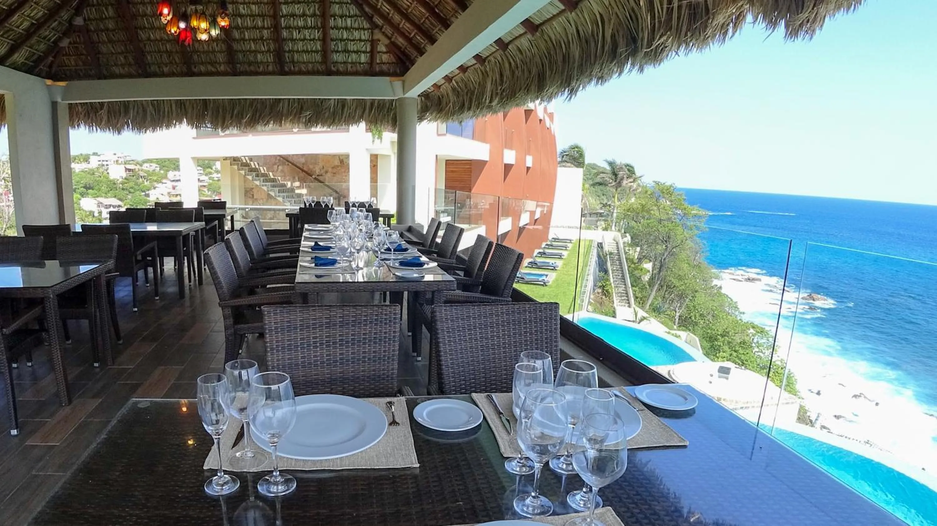 Restaurant/places to eat in Pacific King Hotel