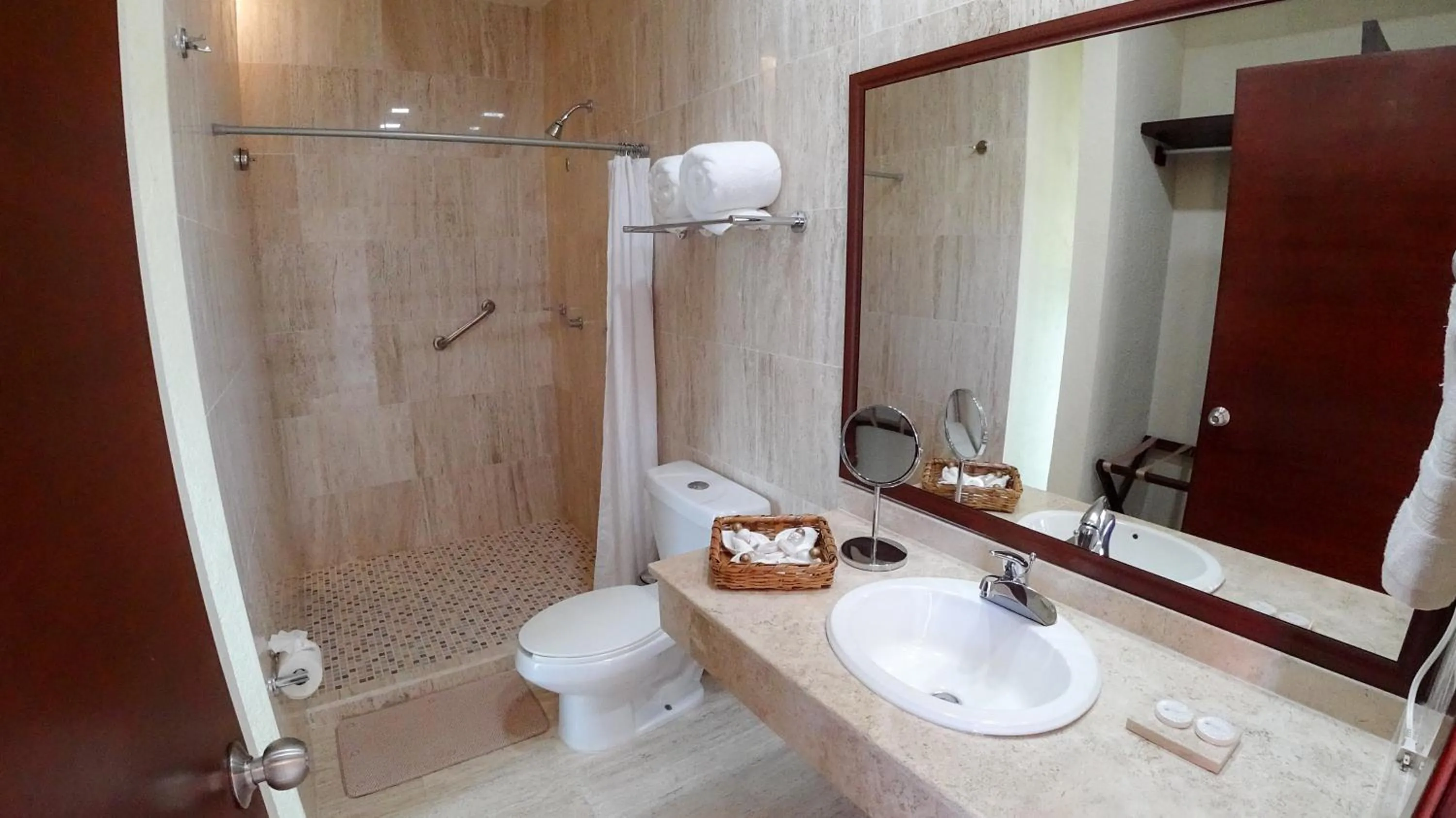 Bathroom in Pacific King Hotel