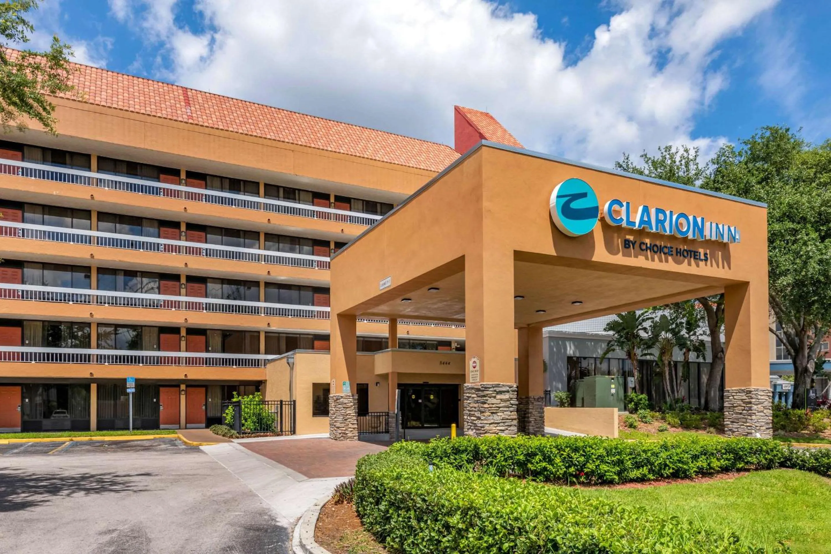 Property building in Clarion Inn Orlando International Drive - ICON Park