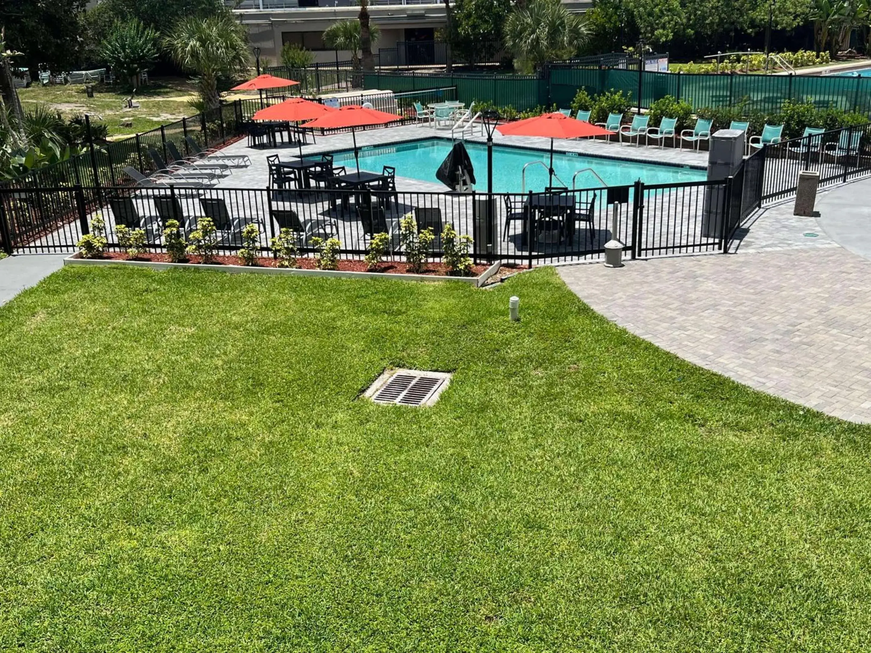 Swimming pool in Clarion Inn Orlando International Drive - ICON Park Swimming pool in Clarion Inn Orlando International Drive - ICON Park