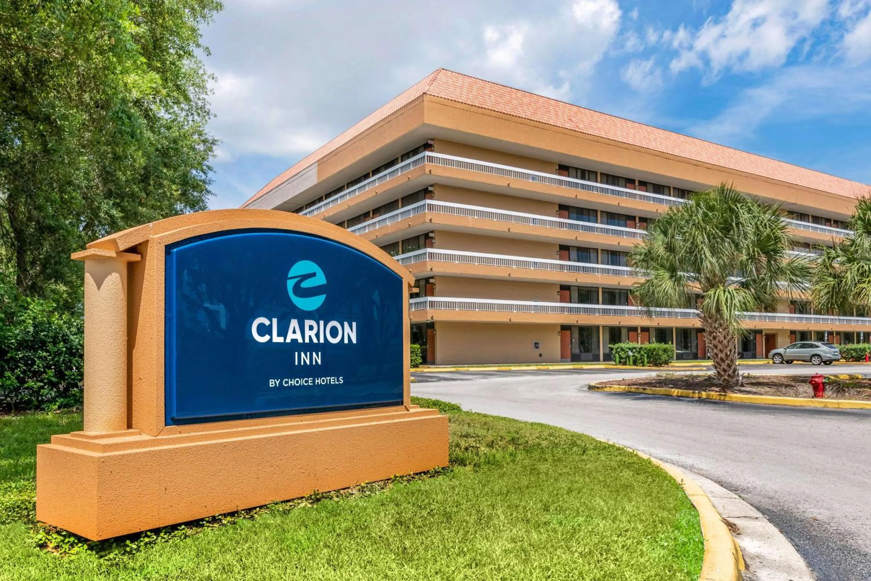 Property building in Clarion Inn Orlando International Drive - ICON Park