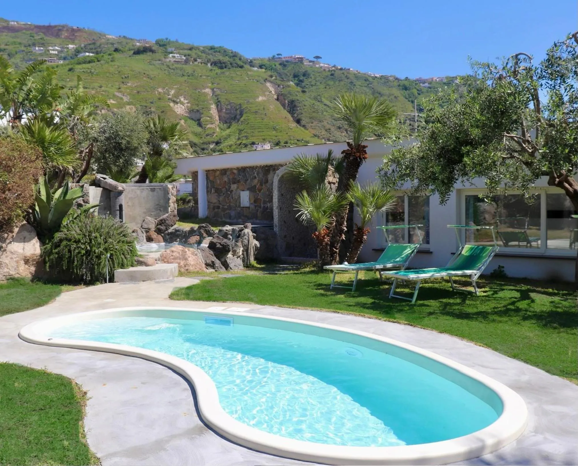 Property building in Sorgeto Garden