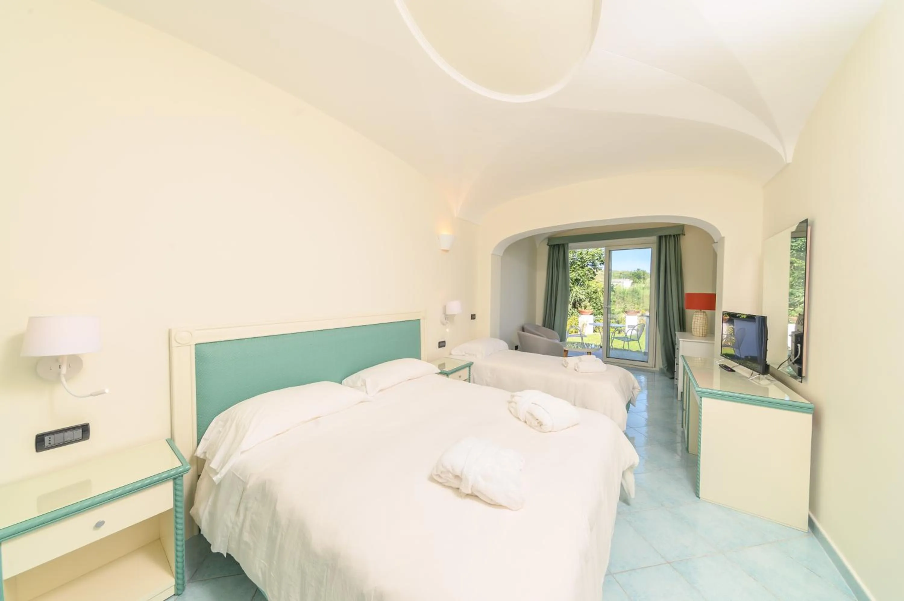 Bed in Sorgeto Garden