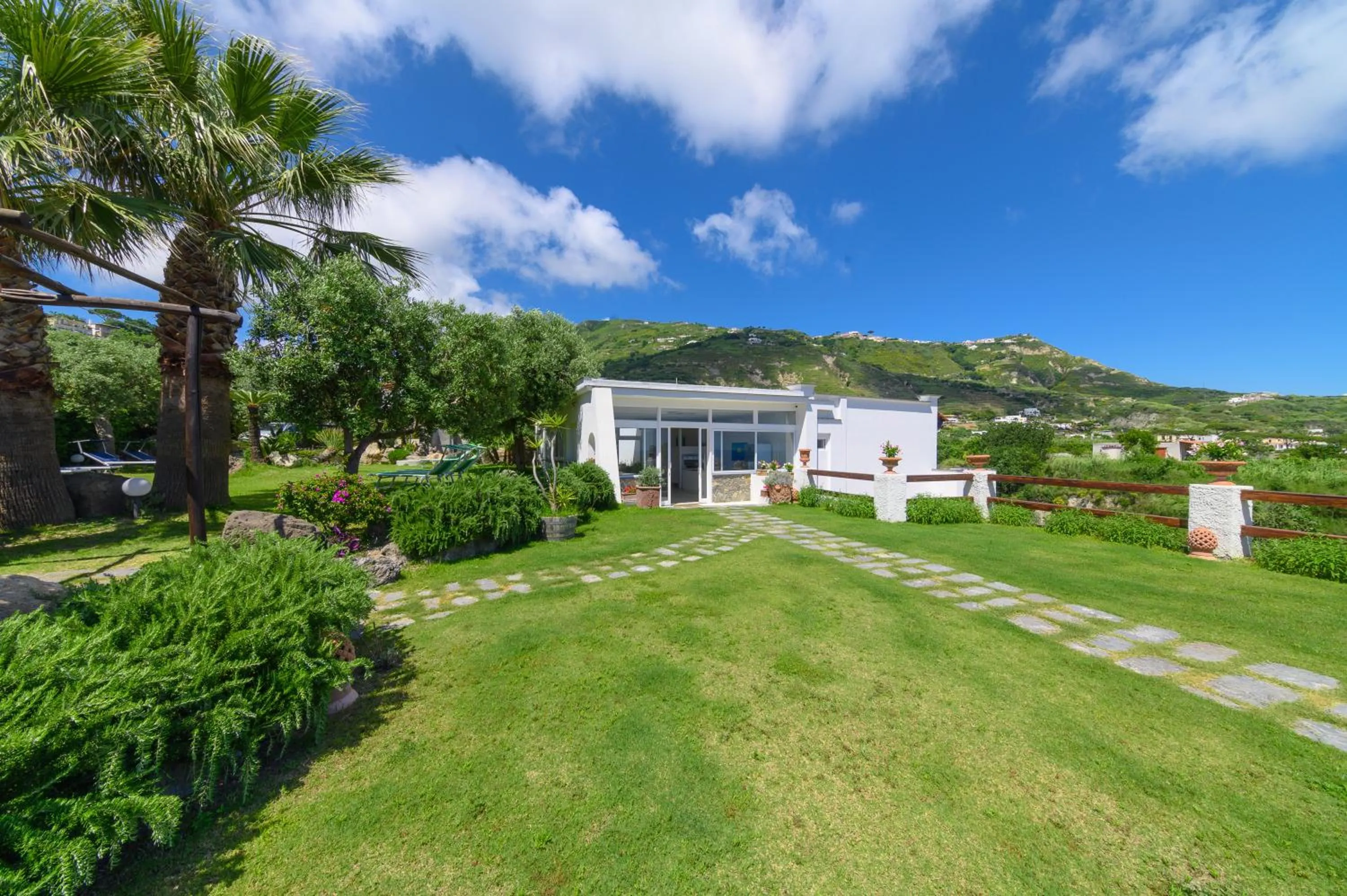 Property building in Sorgeto Garden