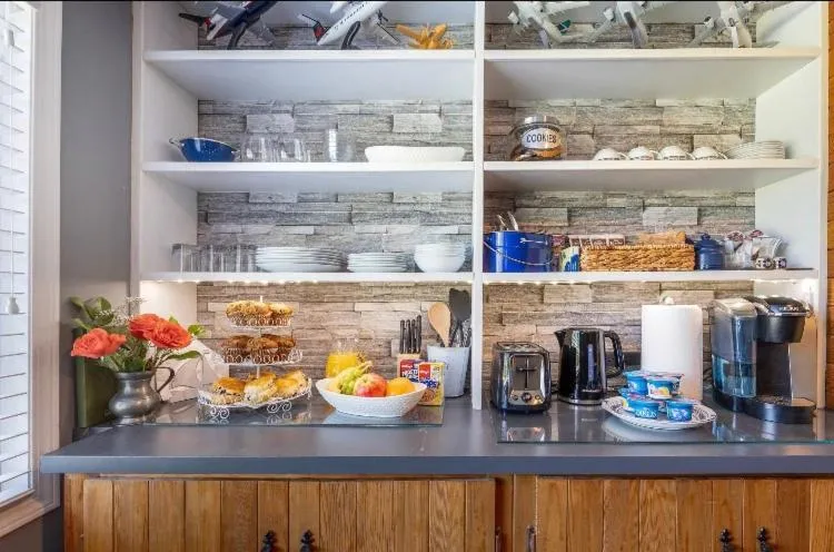 Coffee/tea facilities in The Blue House Bed and Breakfast