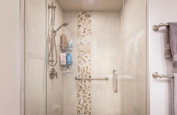 Shower in The Blue House Bed and Breakfast