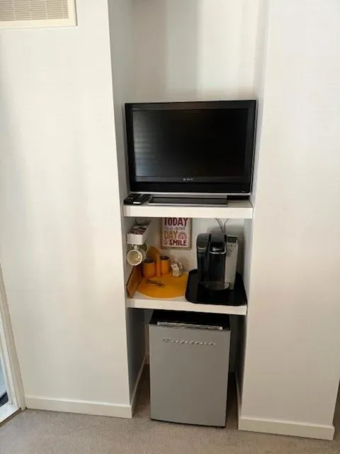 Coffee/tea facilities in The Blue House Bed and Breakfast