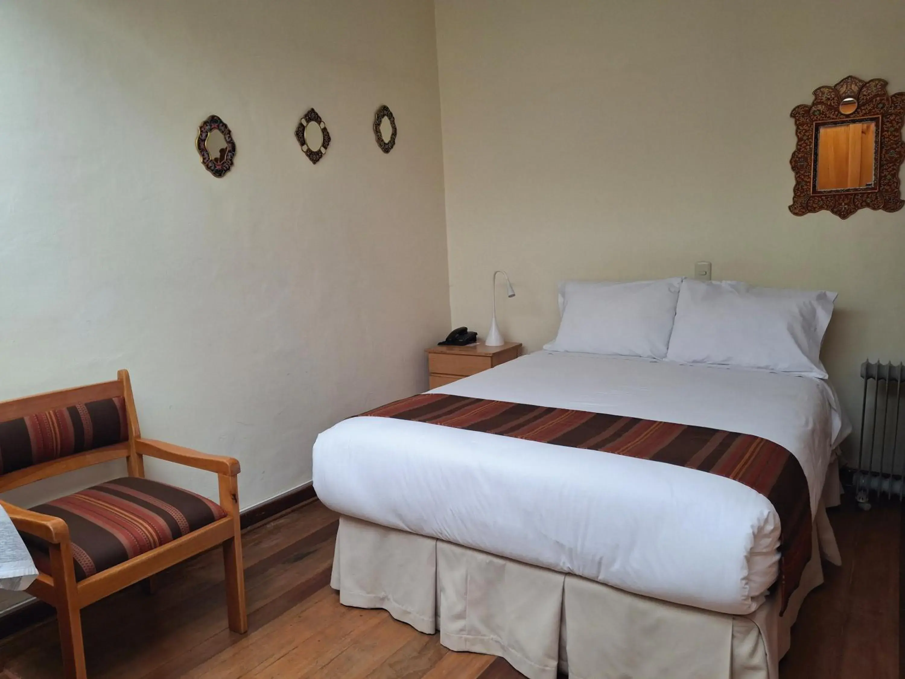 Large Single Room - single occupancy in Casona La Recoleta Large Single Room - single occupancy in Casona La Recoleta