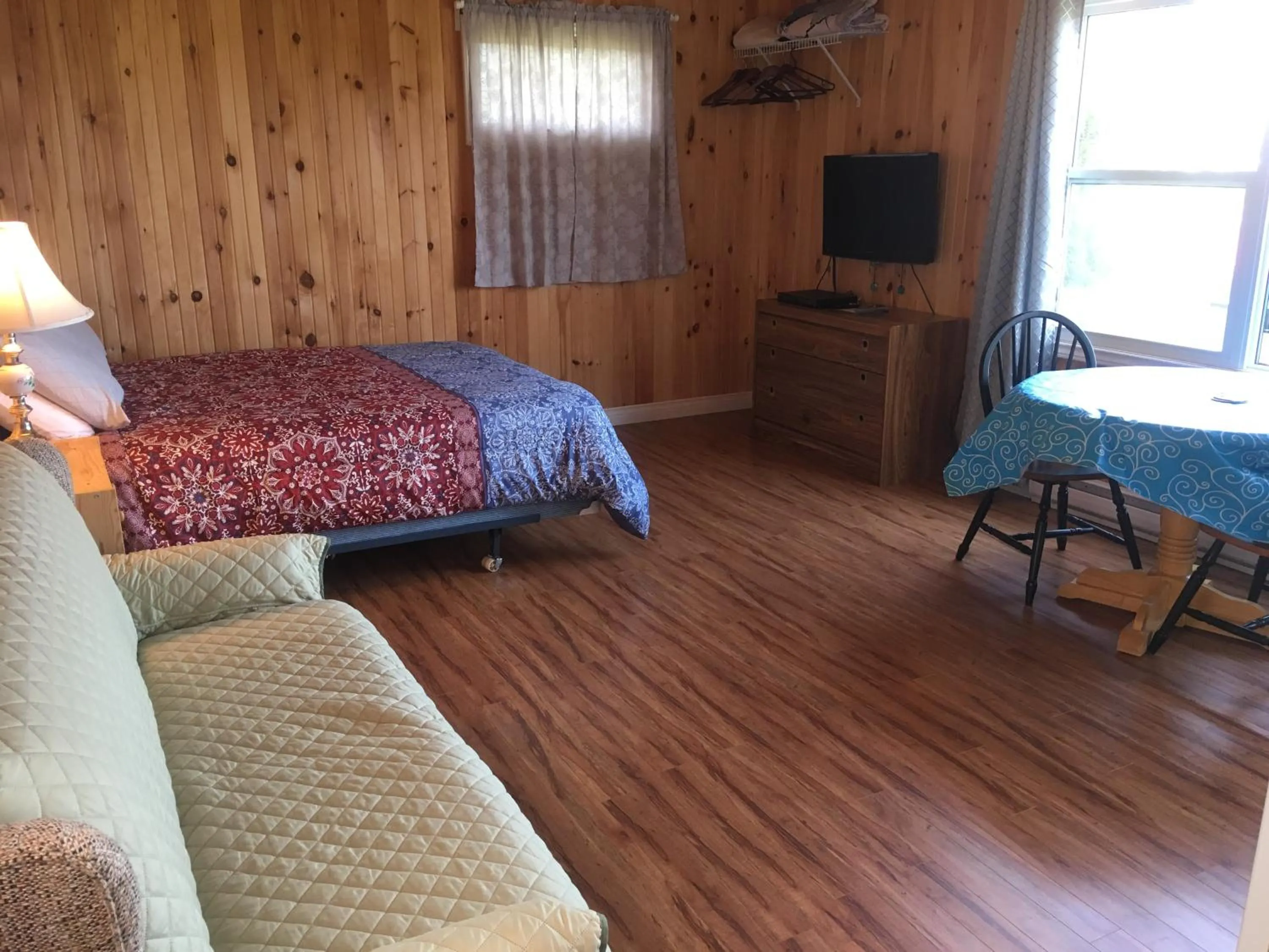 Bed in Baywatch Lighthouse Cottages & Motel