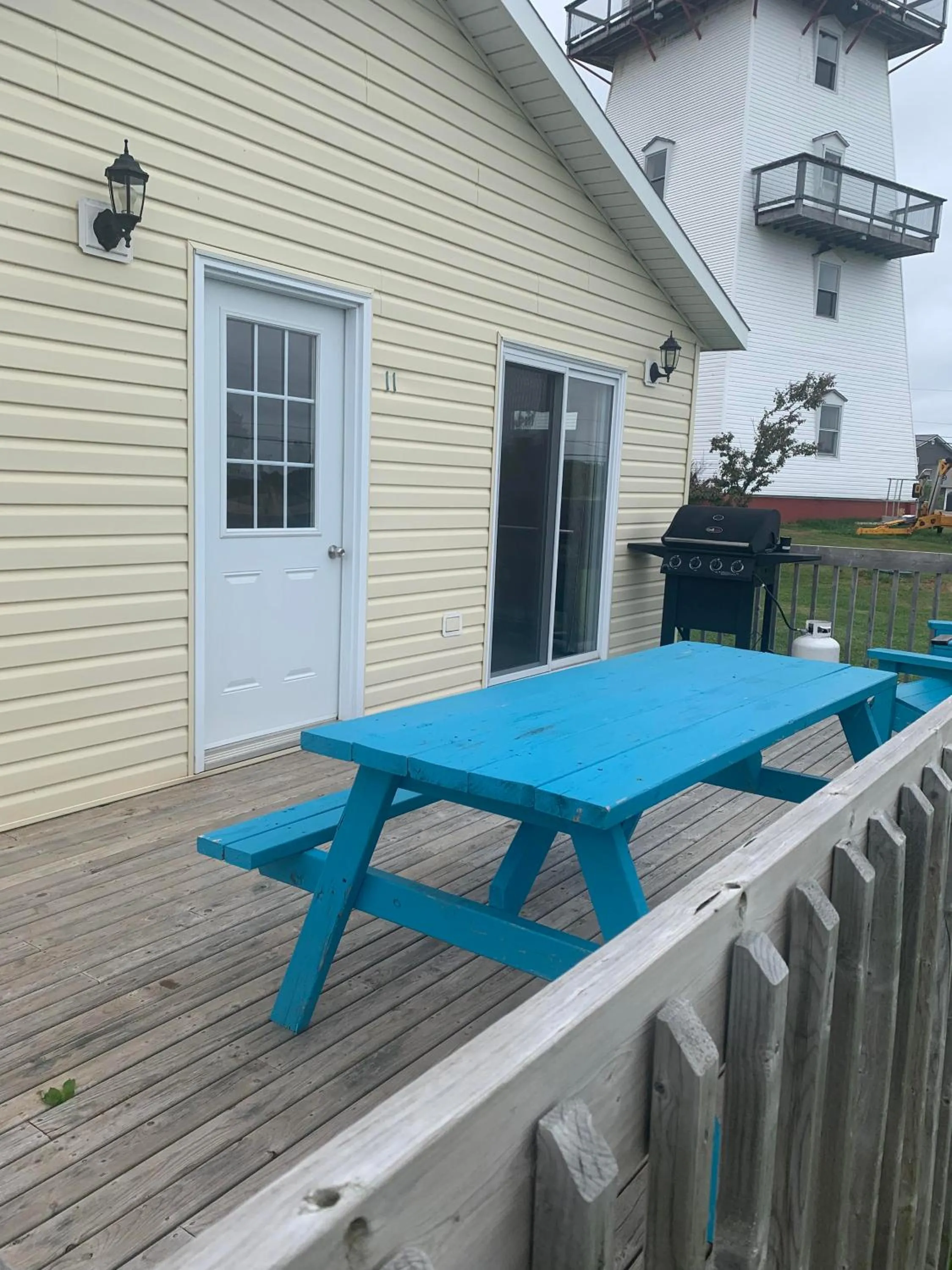 BBQ facilities in Baywatch Lighthouse Cottages & Motel