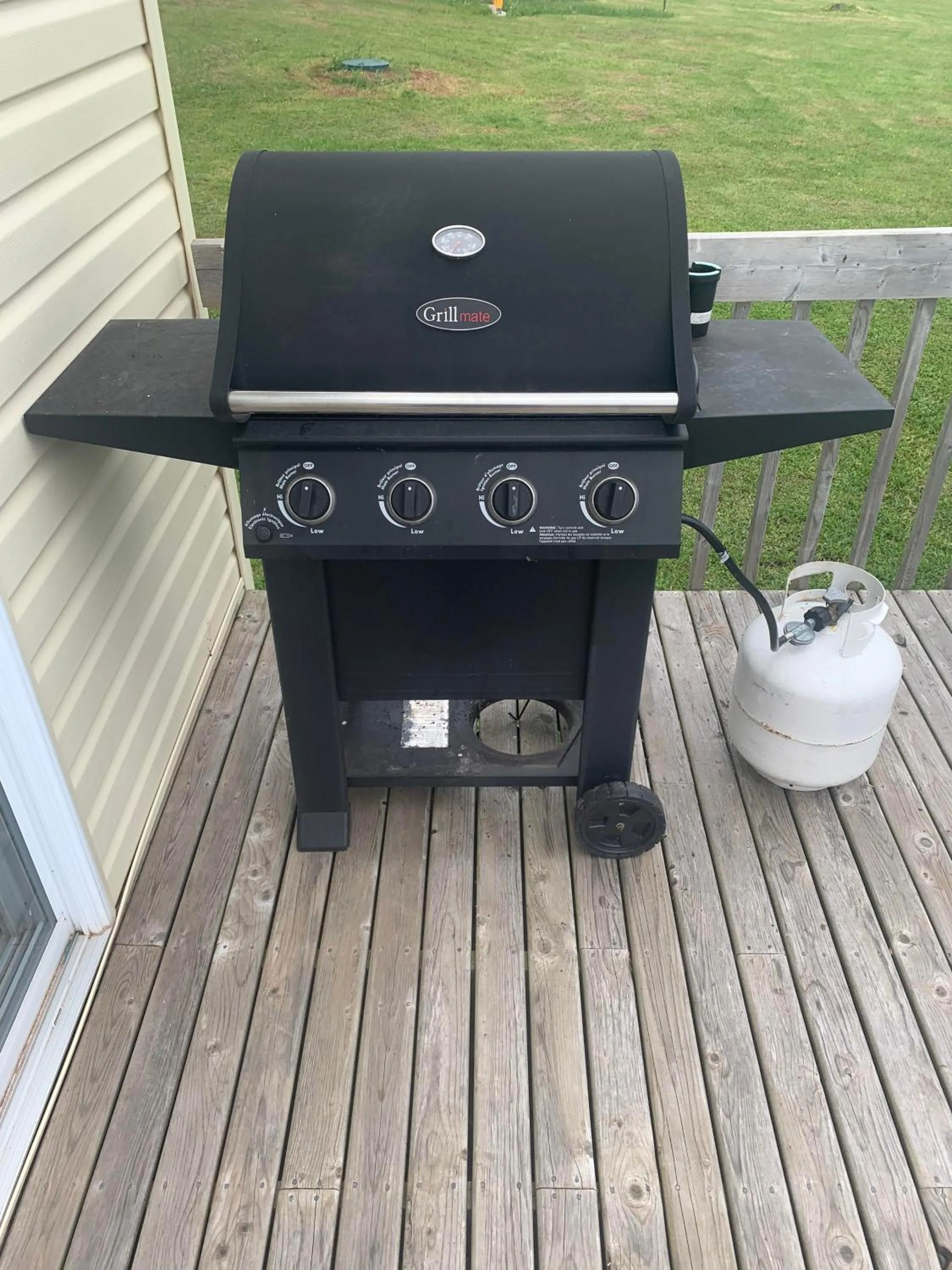 BBQ facilities in Baywatch Lighthouse Cottages & Motel