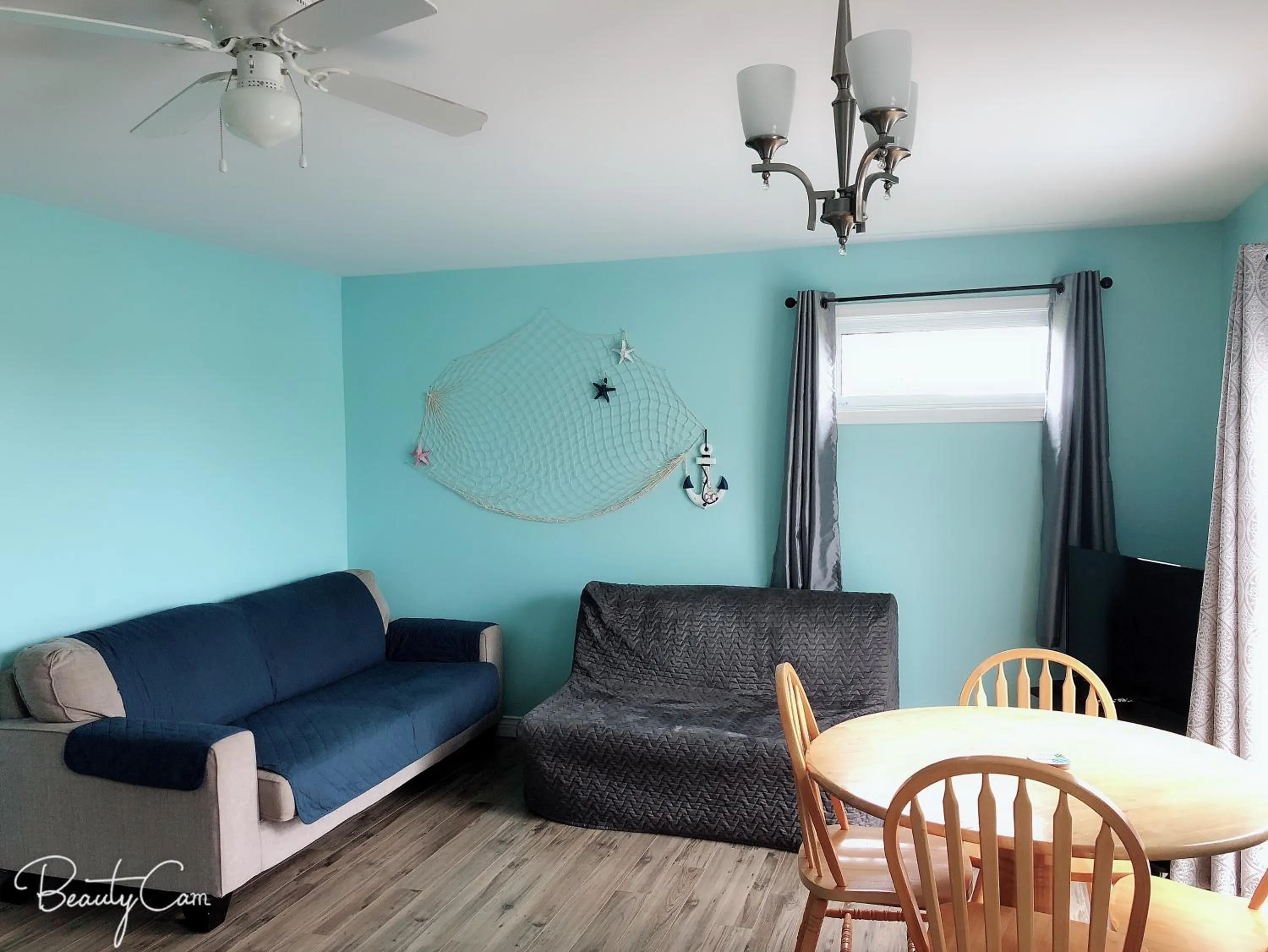 Living room in Baywatch Lighthouse Cottages & Motel