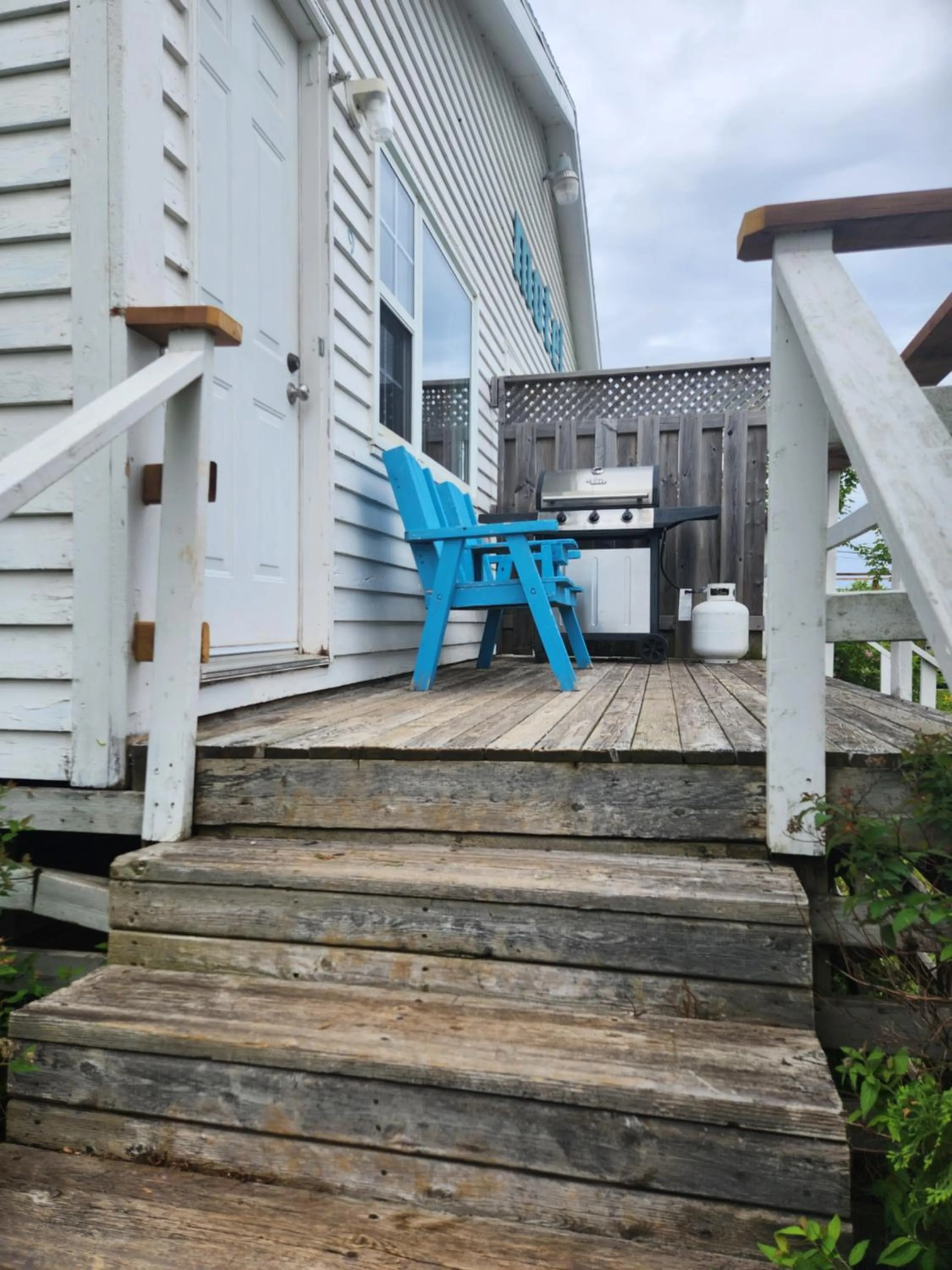 Patio in Baywatch Lighthouse Cottages & Motel