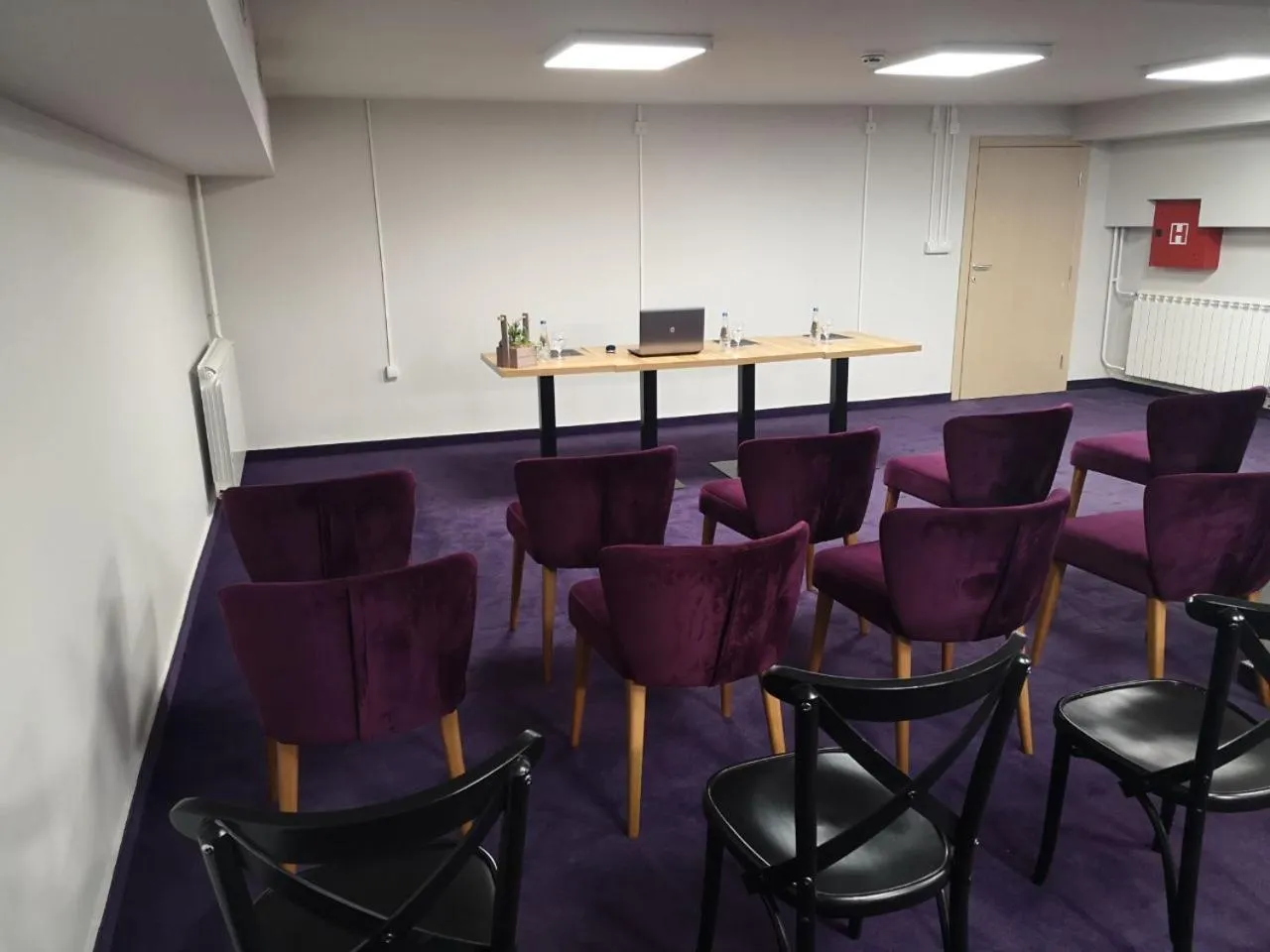 Business facilities in Hotel Aloha