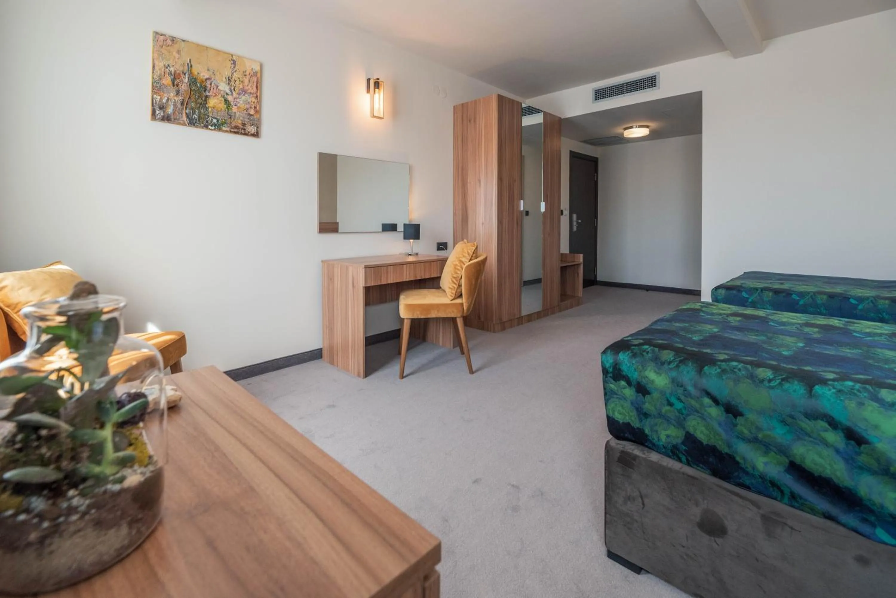 Photo of the whole room in Hotel Aloha