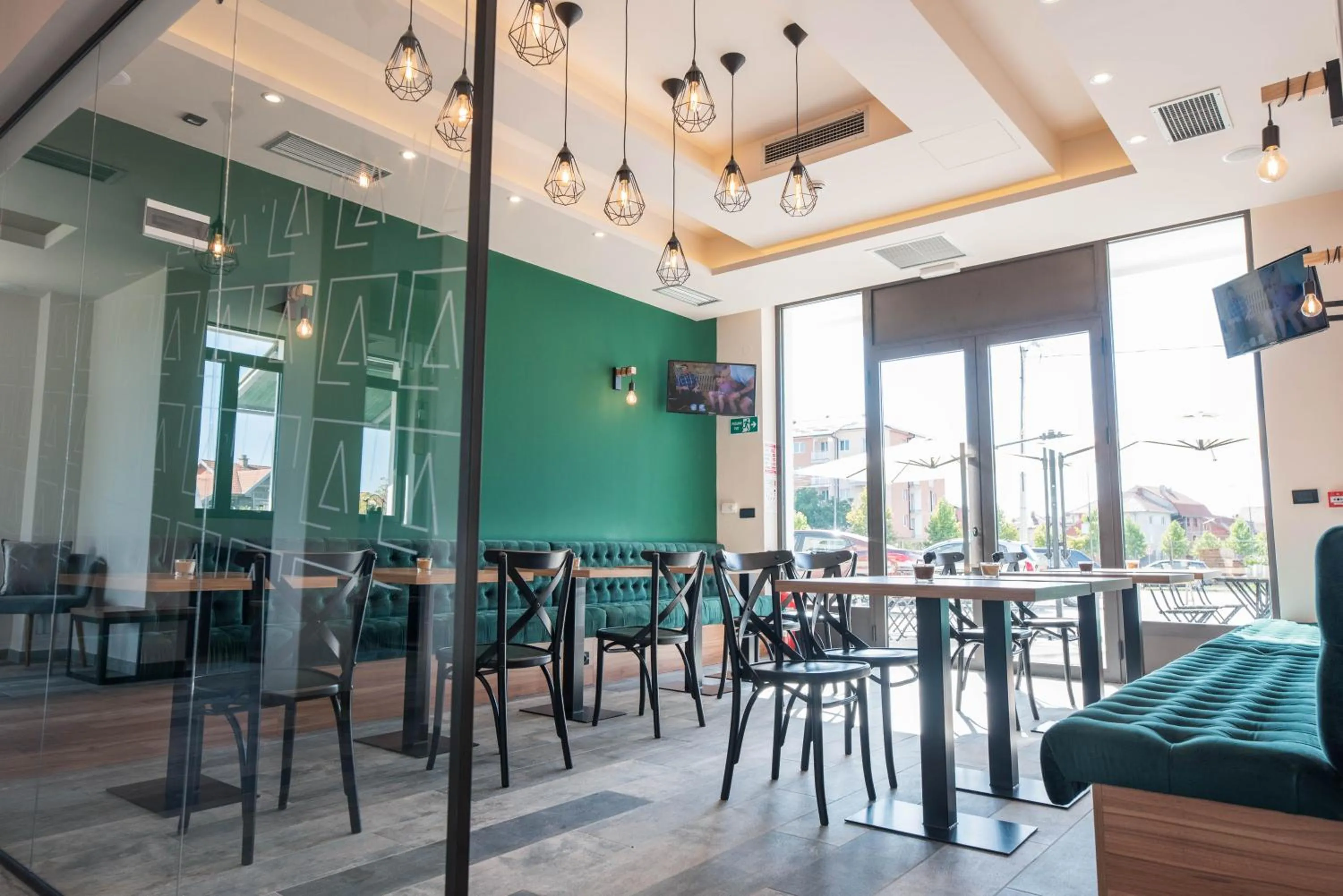 Restaurant/places to eat in Hotel Aloha