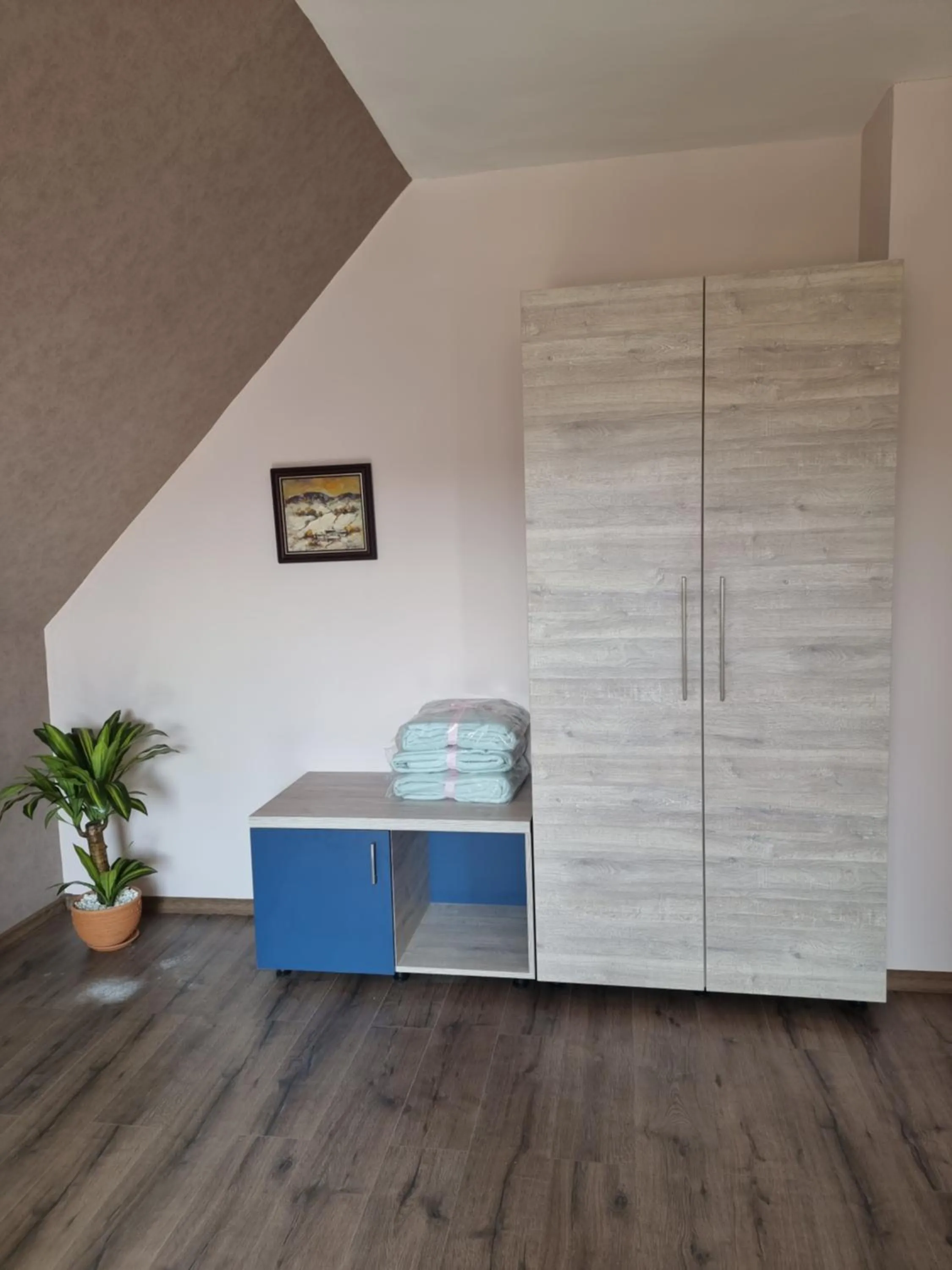 wardrobe in Complex Astra