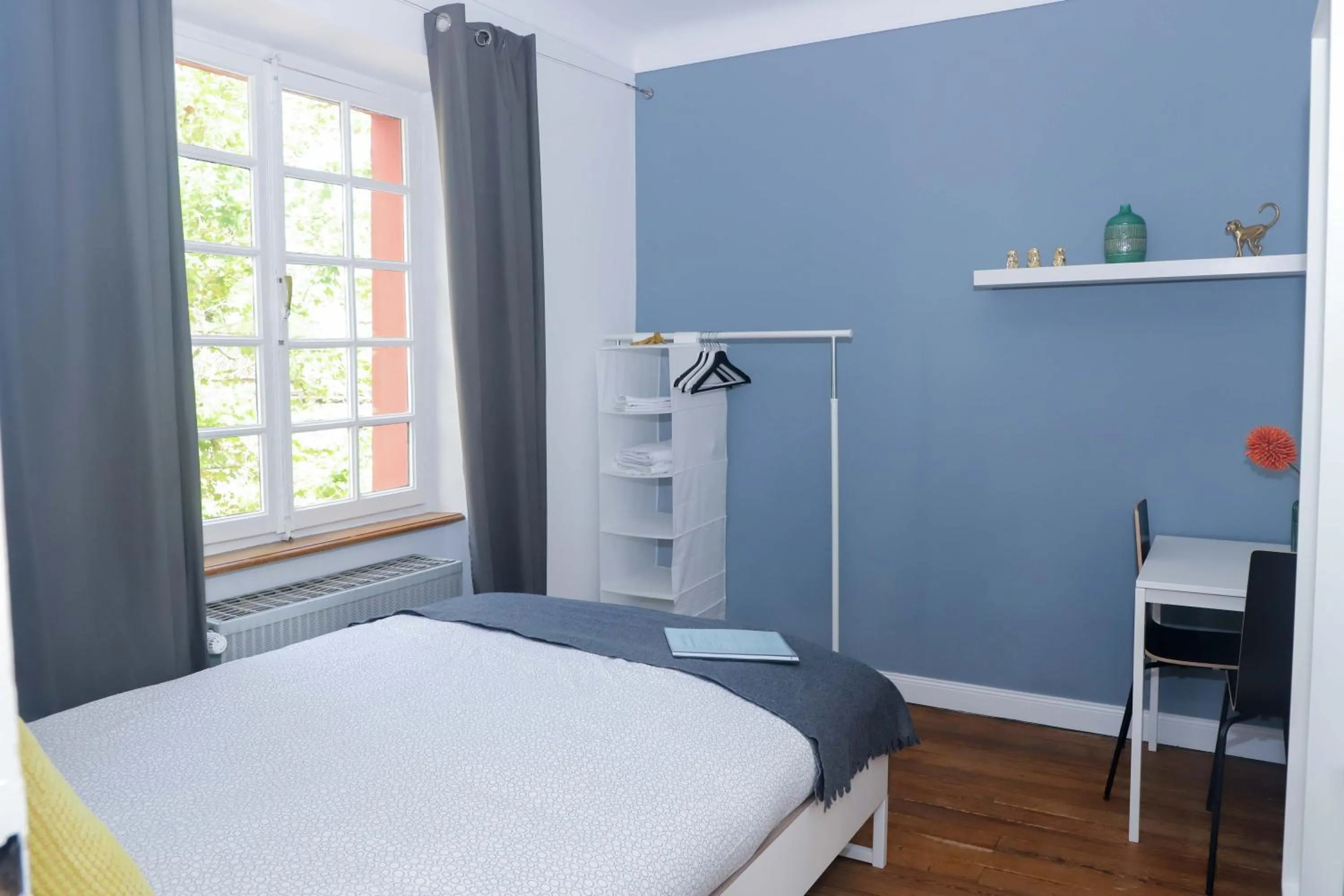 Photo of the whole room, Bed in The red house