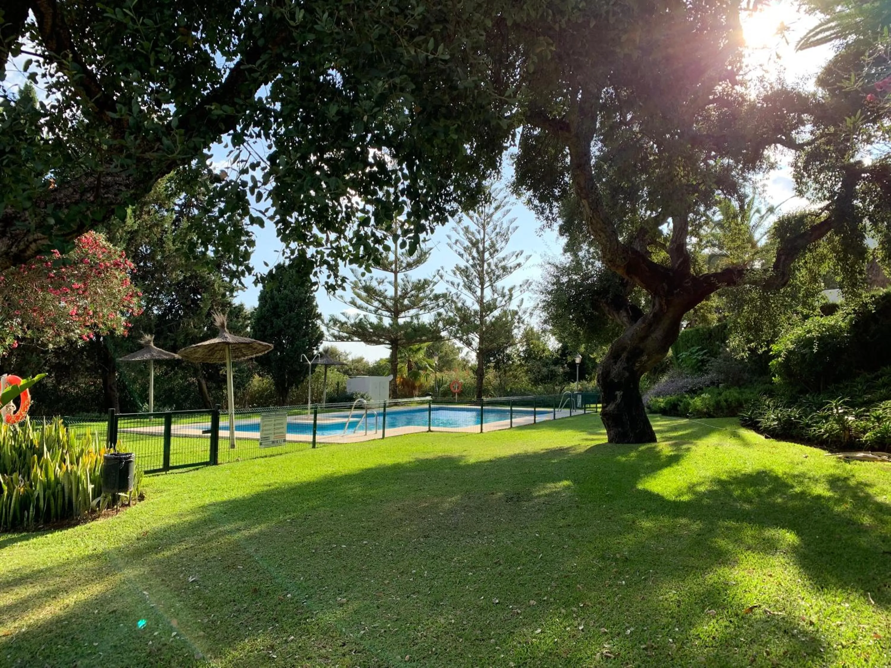 Luxury Apartm Brand newSwimming PoolGolf Beach