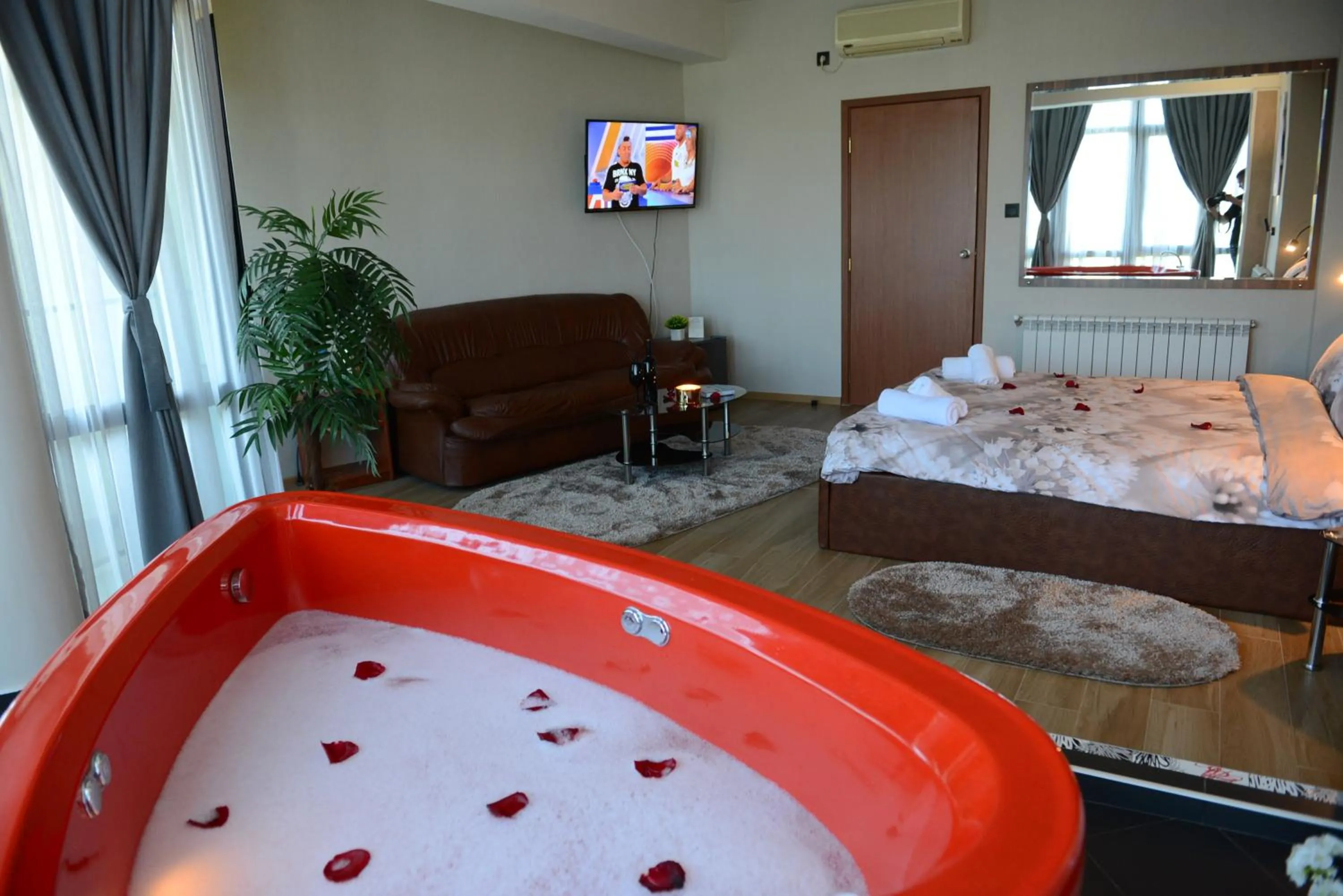 Property building, Bed in Family Hotel Gotse Delchev