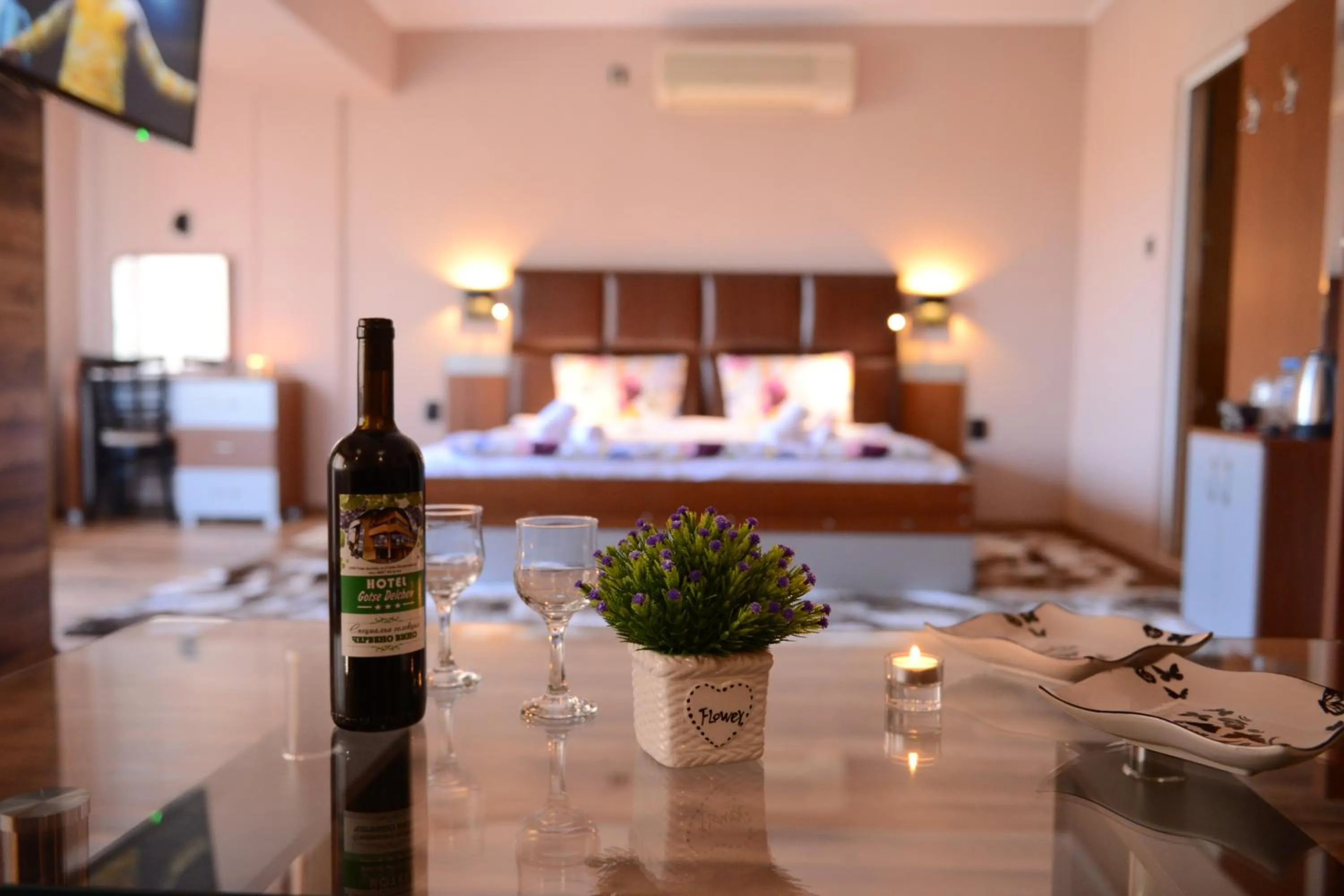 Alcoholic drinks, Bed in Family Hotel Gotse Delchev