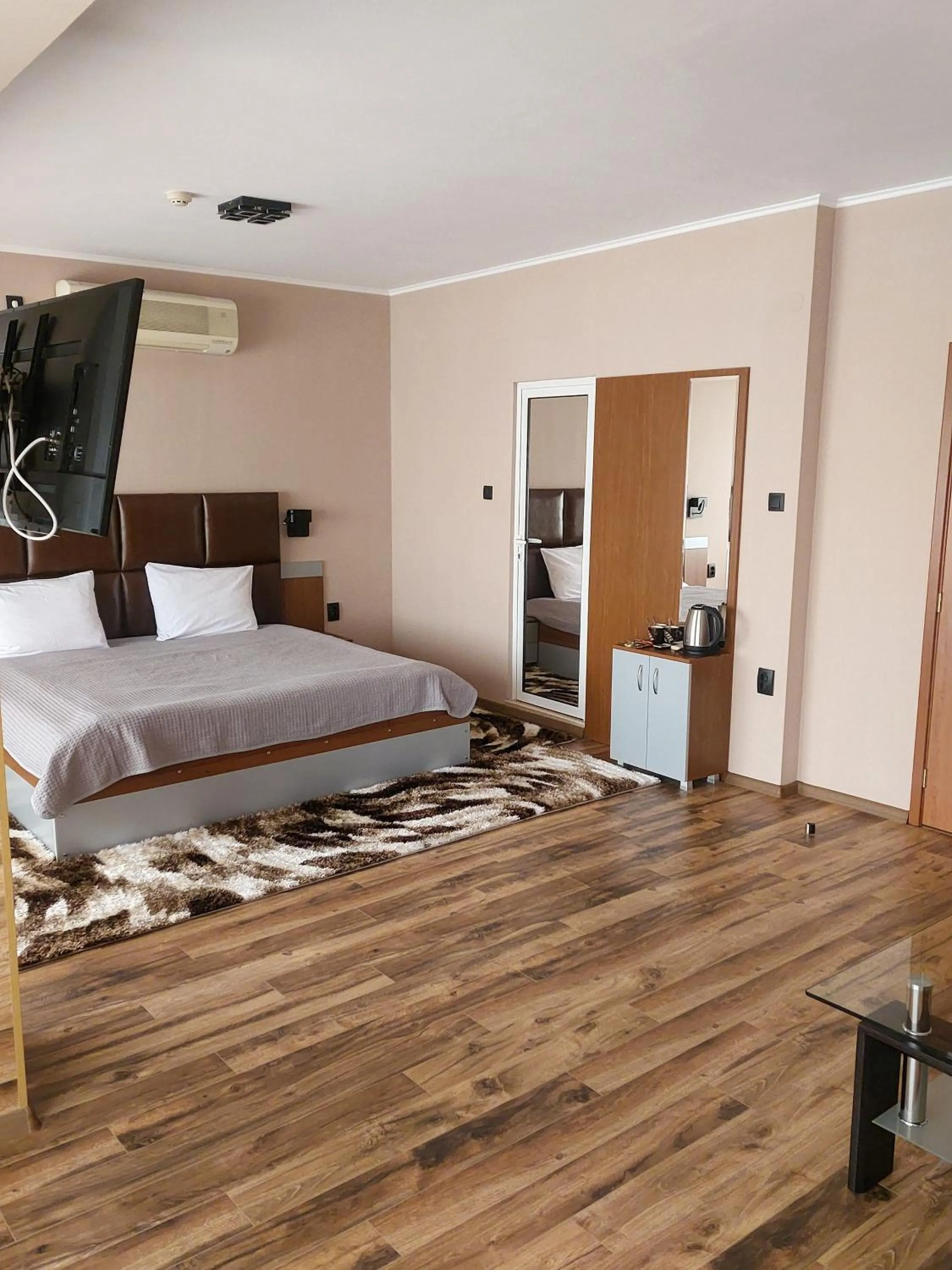 Photo of the whole room, Bed in Family Hotel Gotse Delchev