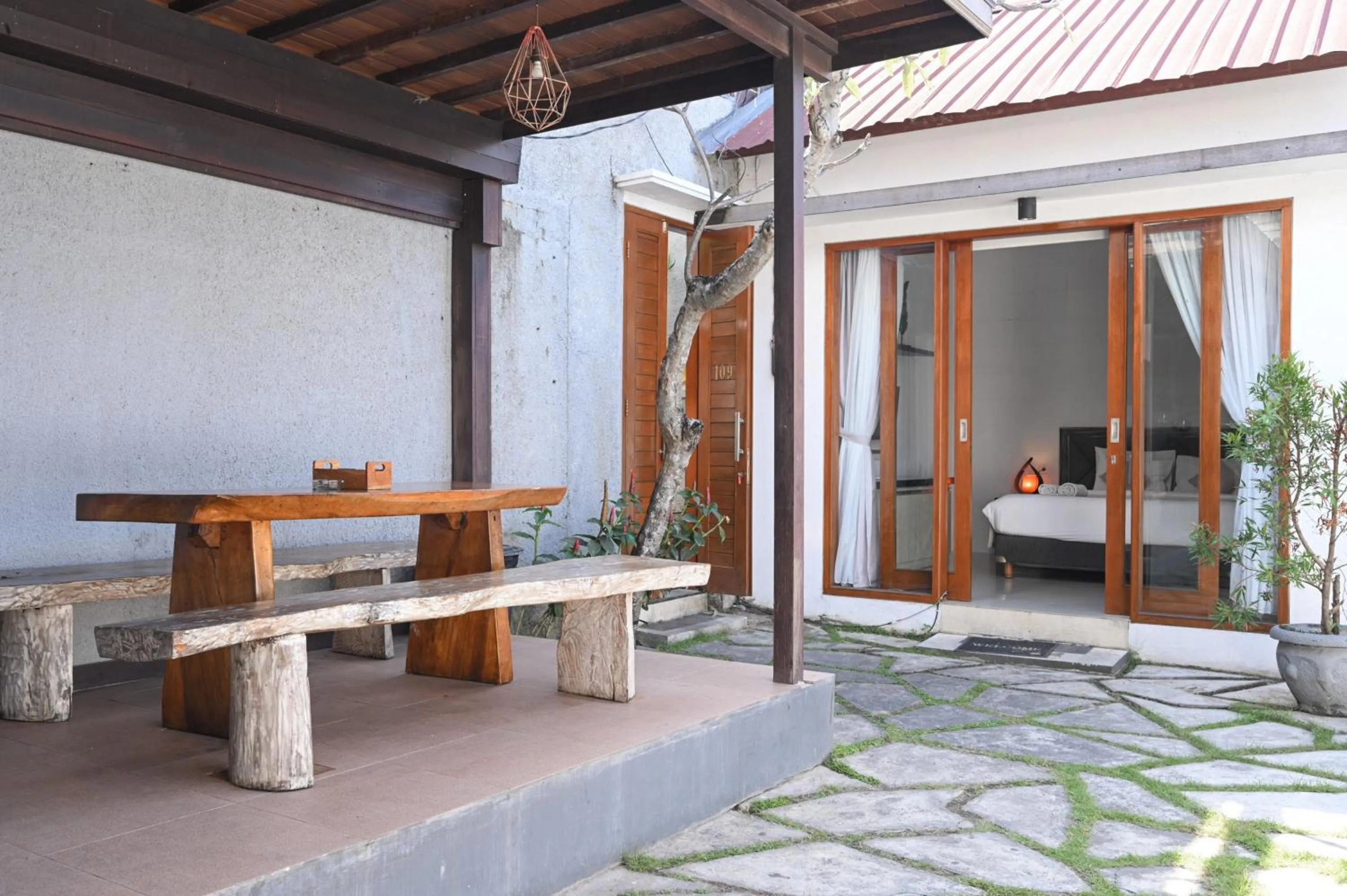 Bedroom in Hoki Villa by Urbanview Villa