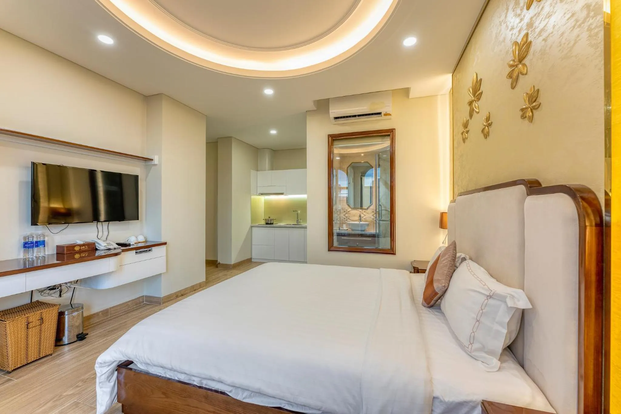 Bed in Golden Tree Hotel & Apartment