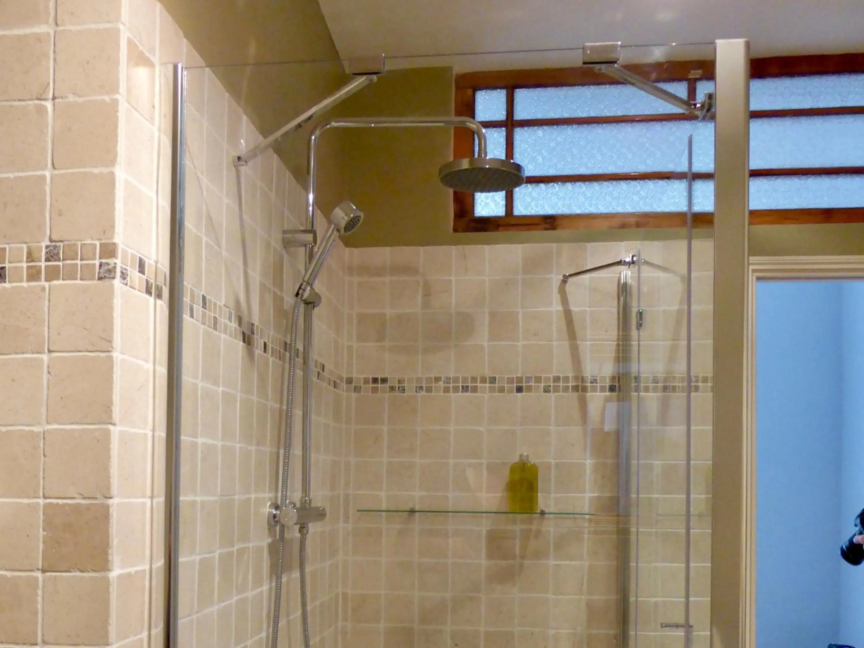 Shower in Sainte-Hélène Chambres d'Hôtes & Appartement