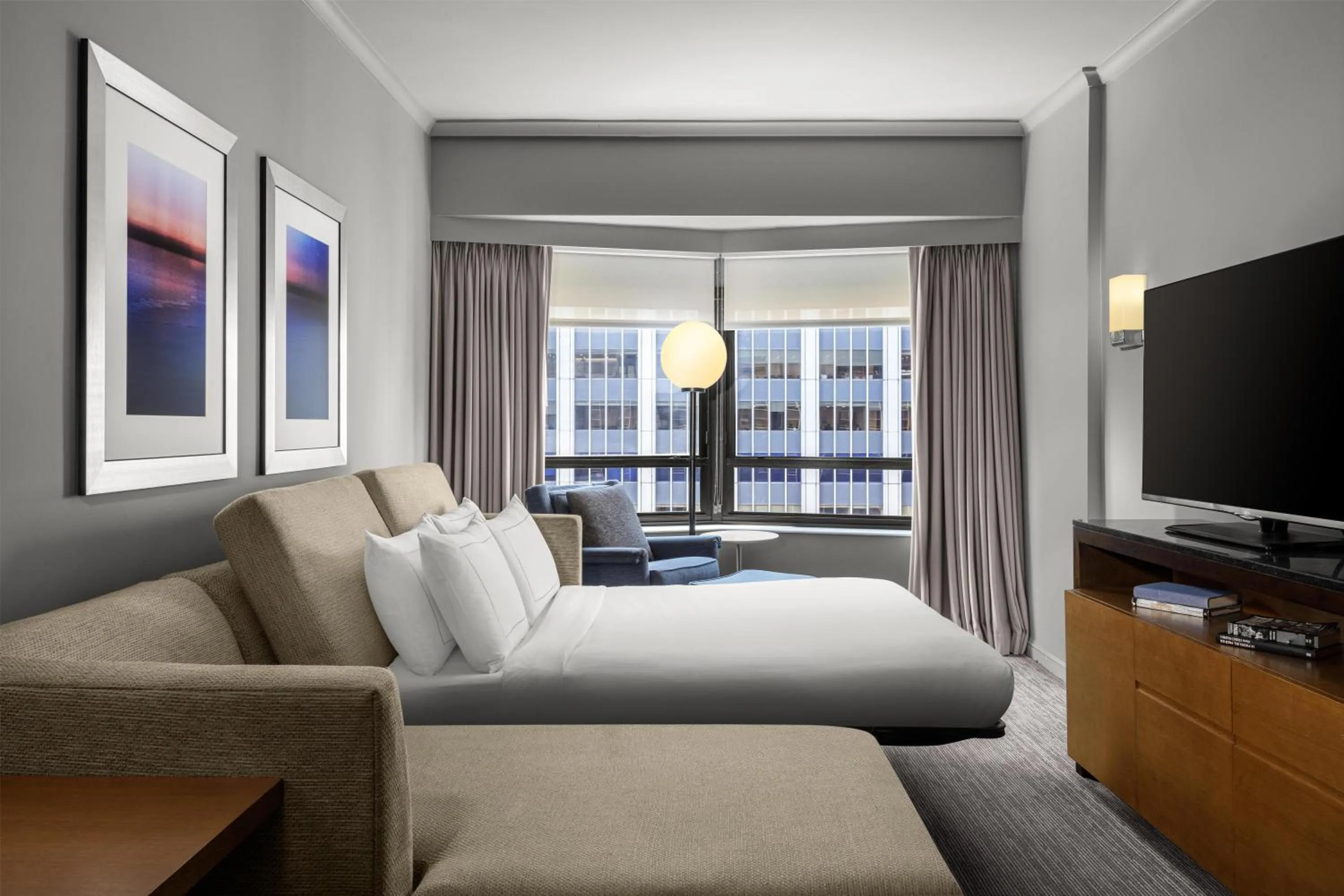 Bed in New York Hilton Midtown