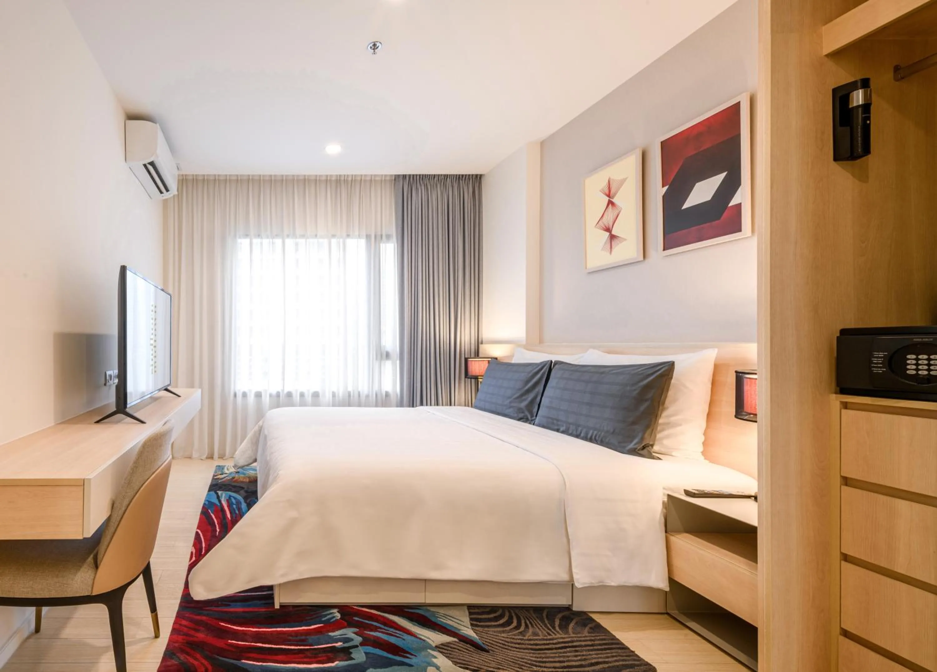 Bed in Sindhorn Midtown Hotel Bangkok, Vignette Collection by IHG