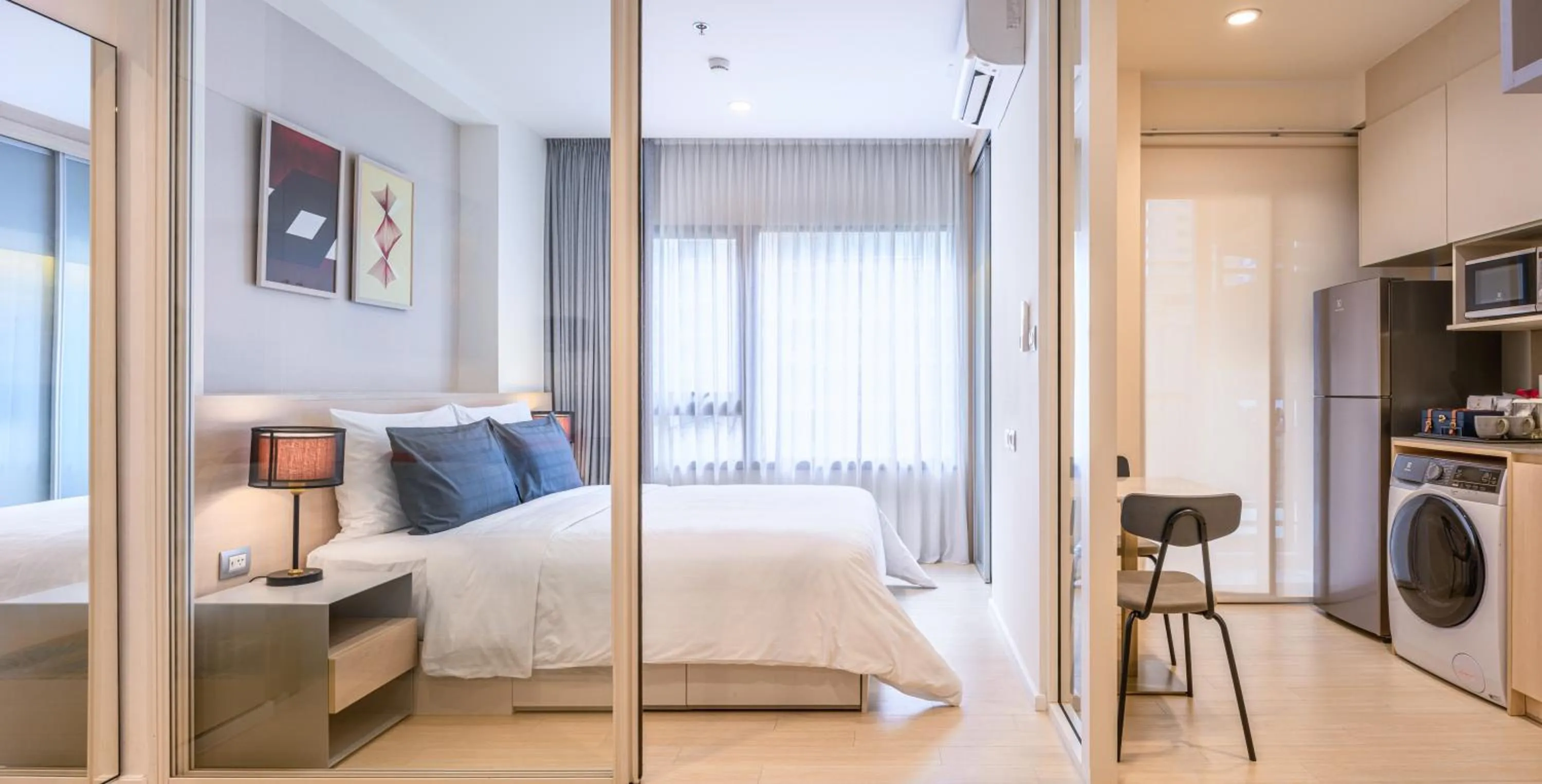 Bed in Sindhorn Midtown Hotel Bangkok, Vignette Collection by IHG