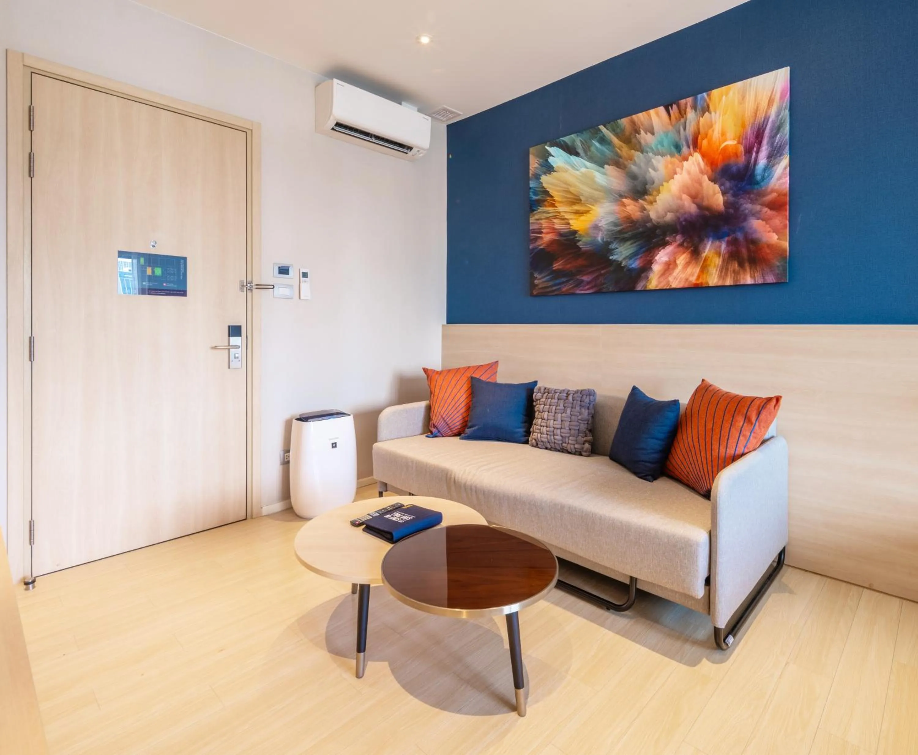 Living room in Sindhorn Midtown Hotel Bangkok, Vignette Collection by IHG