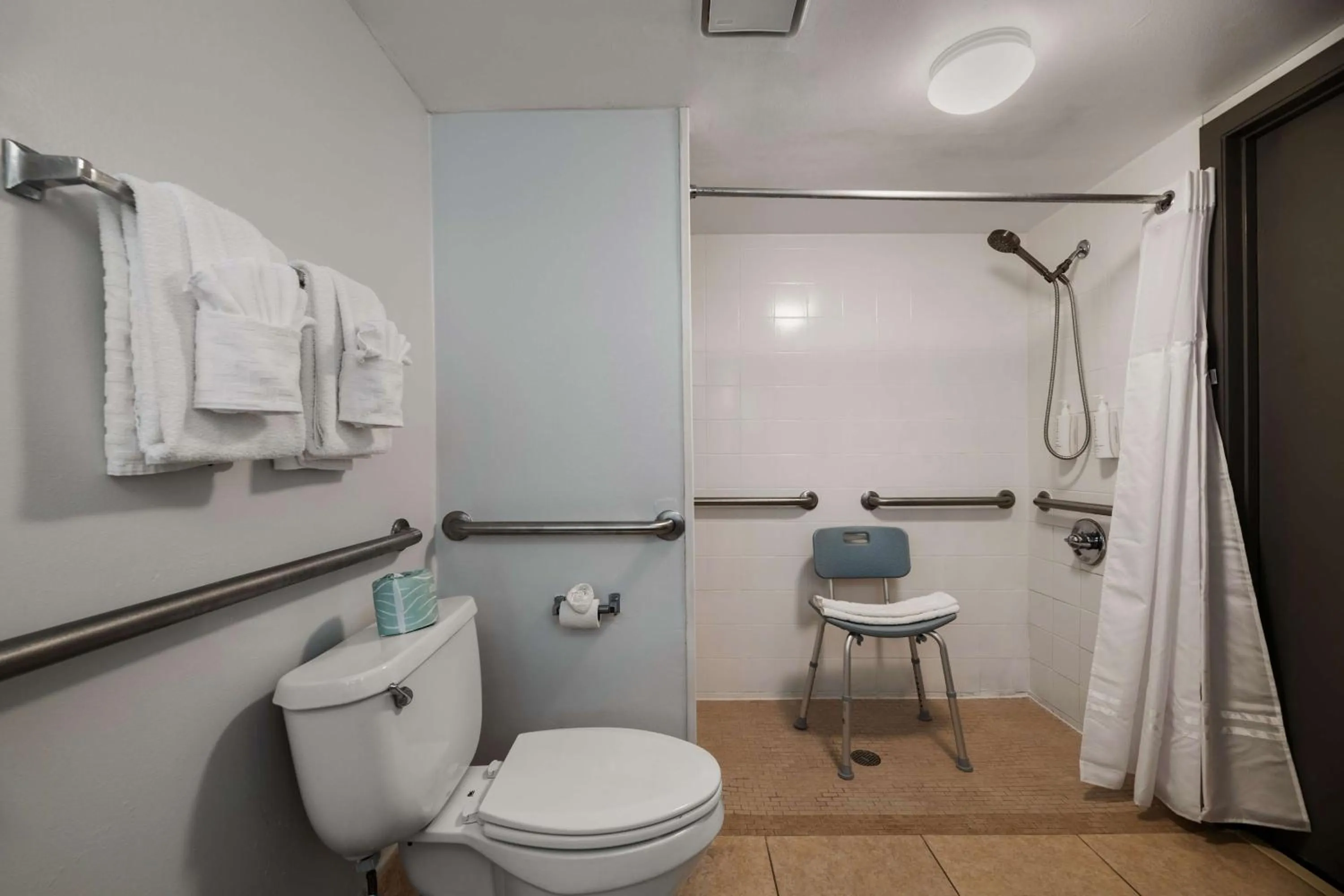 Bathroom in Best Western Orlando Gateway Hotel