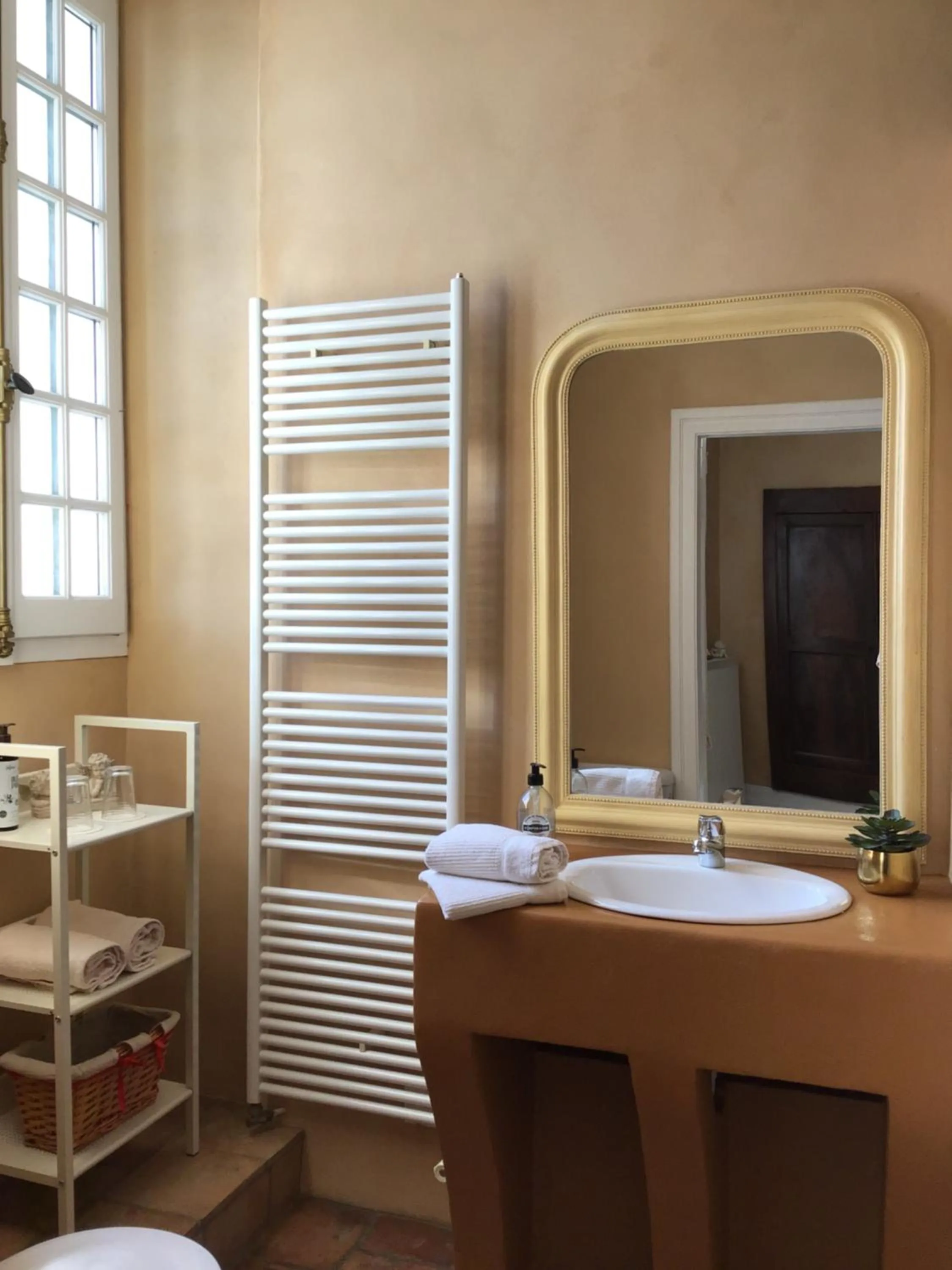 Bathroom in Aux Anges Gardiens