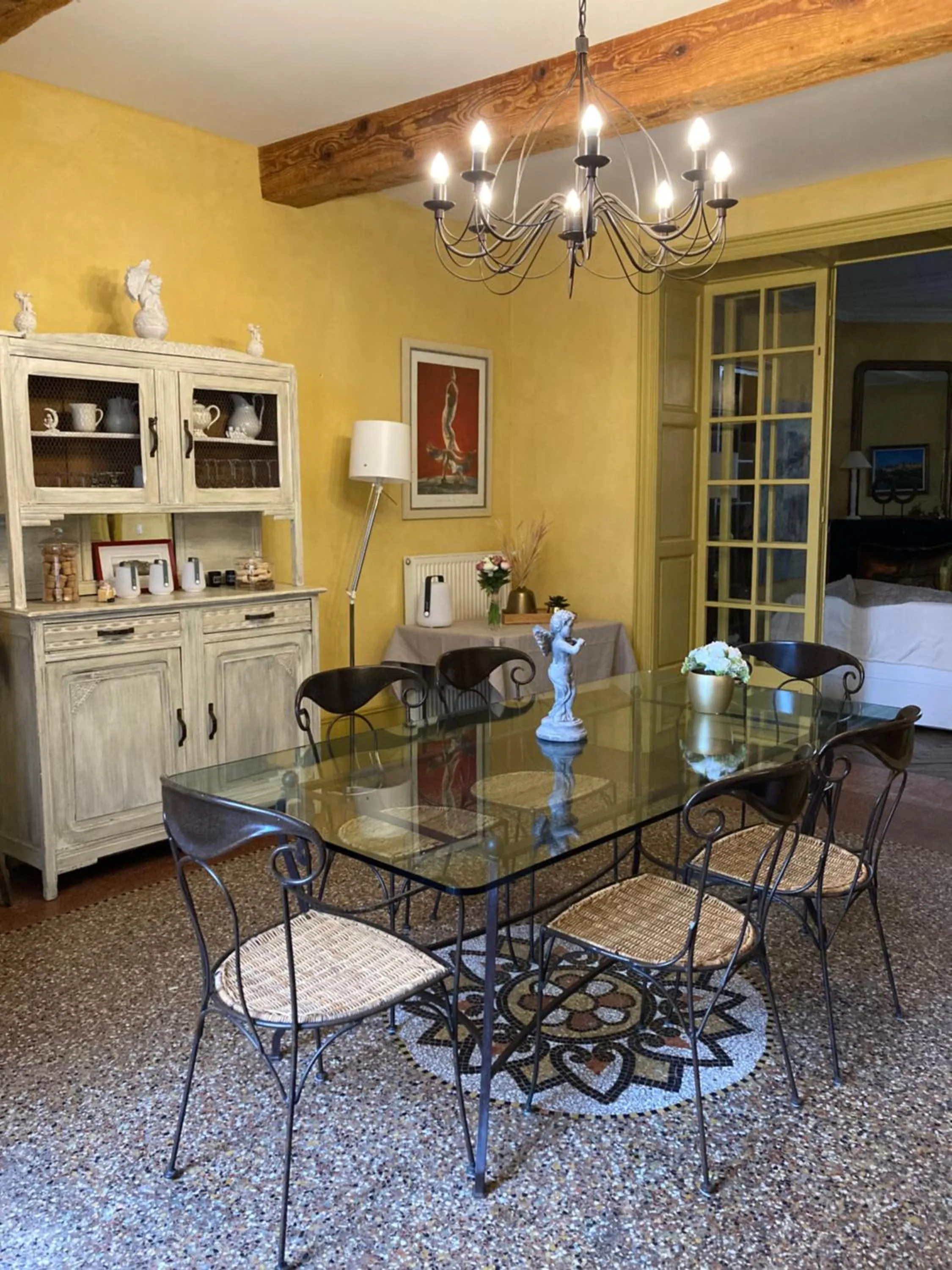 Property building in Aux Anges Gardiens