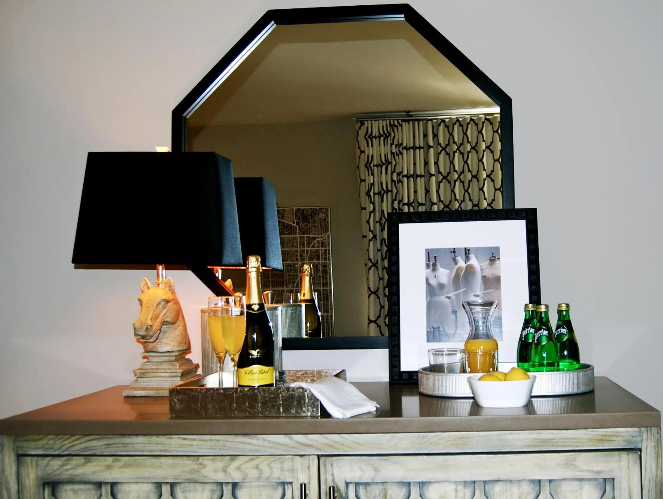 Bedroom in Hollywood Hotel