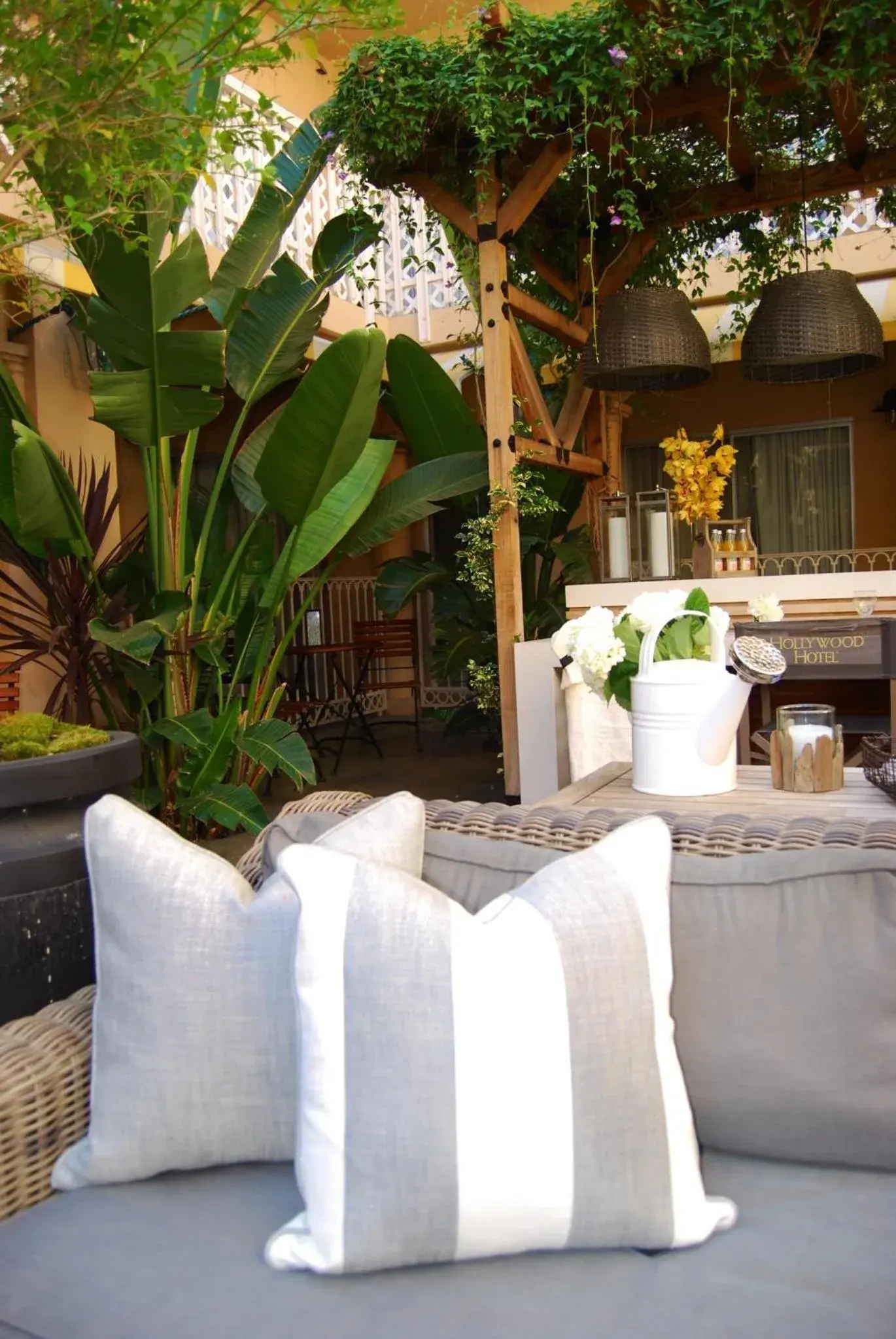 Restaurant/places to eat in Hollywood Hotel Restaurant/places to eat in Hollywood Hotel